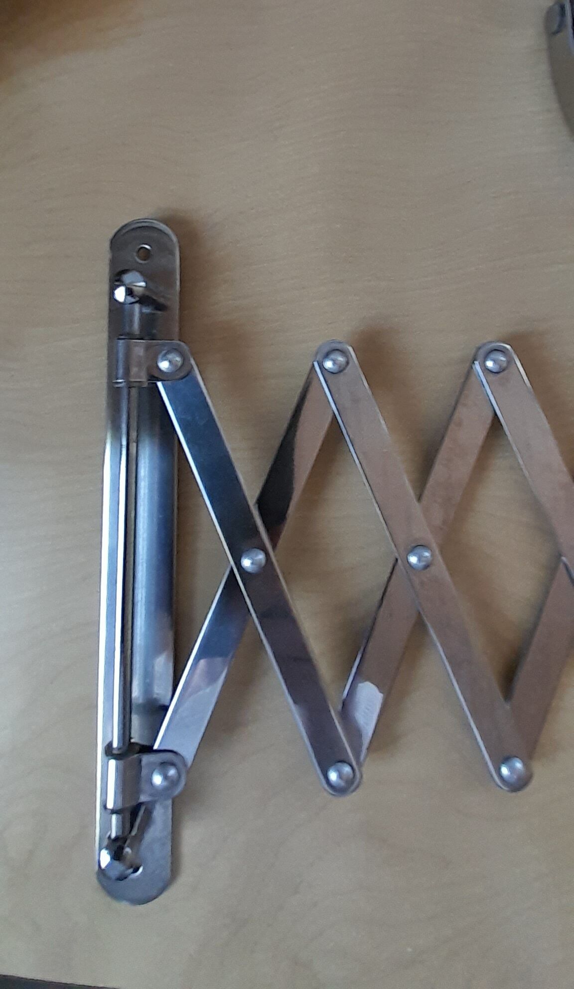 Telescopic accordion mirror