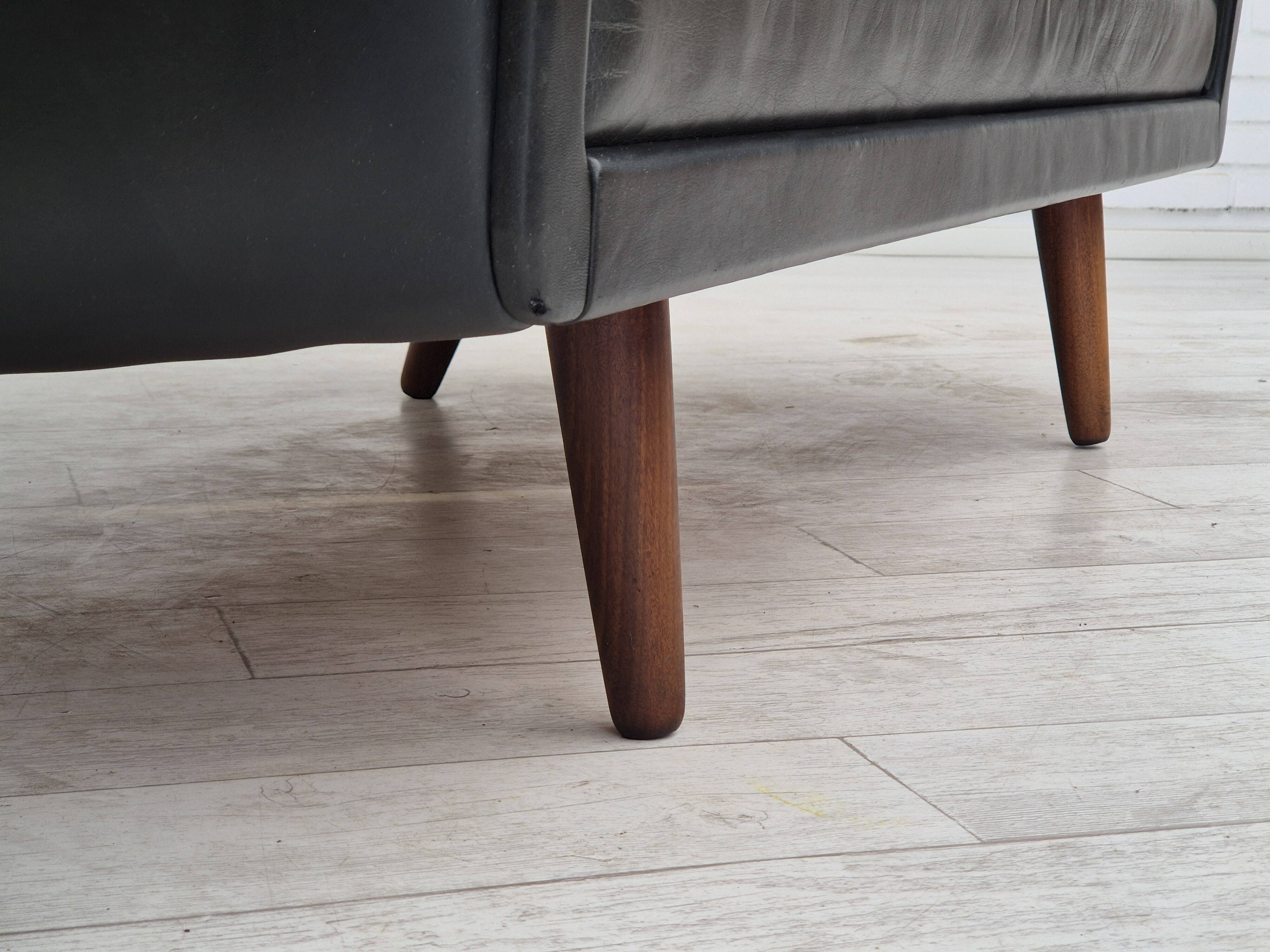 Années 1960, design danois d'Aage Christiansen pour Erhardsen & Andersen, canapé 2 places modèle "Matador".