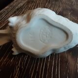Biscuit swan statue