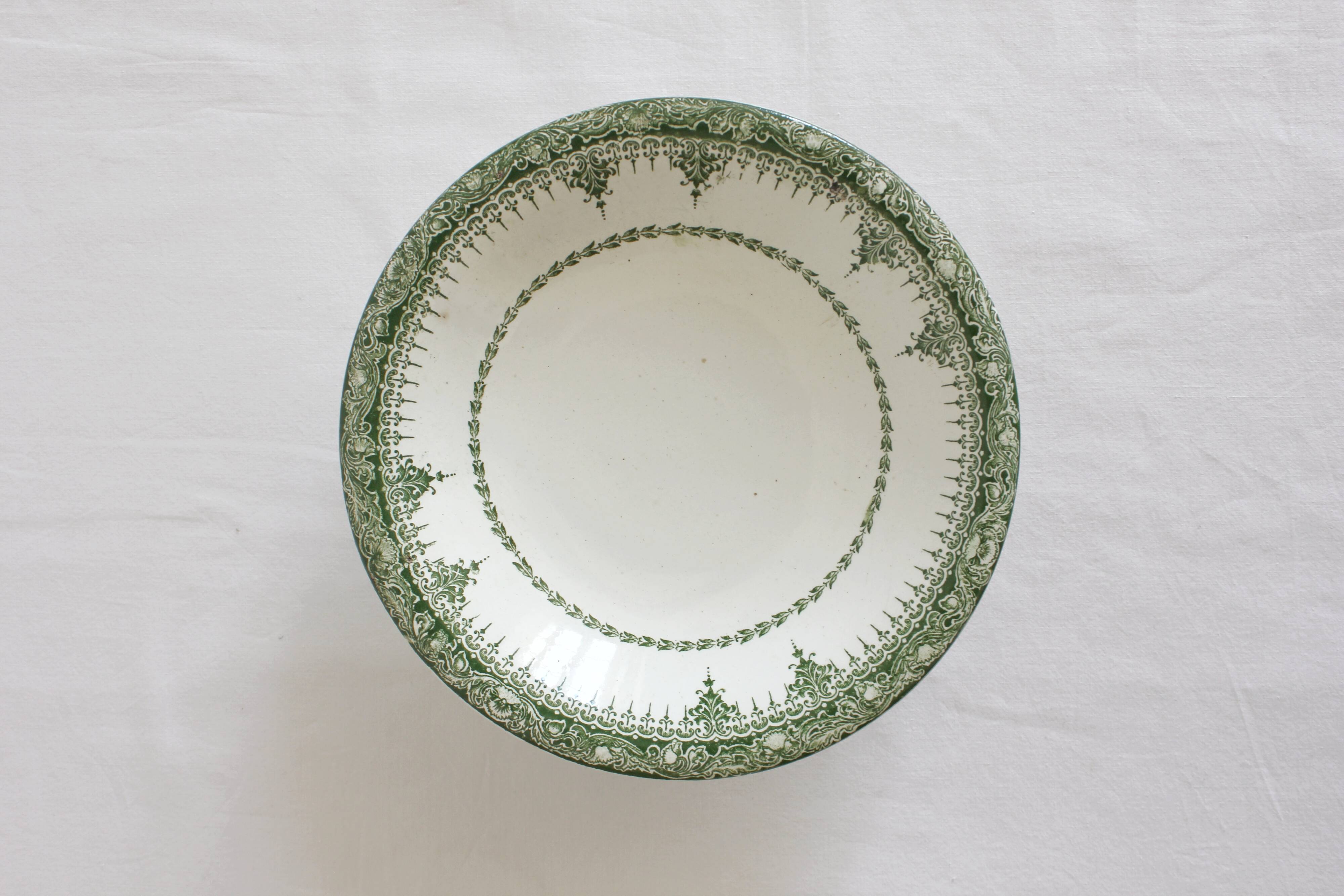 Ironstone compote dish "Ariane", Onnaing pottery, late 19th century