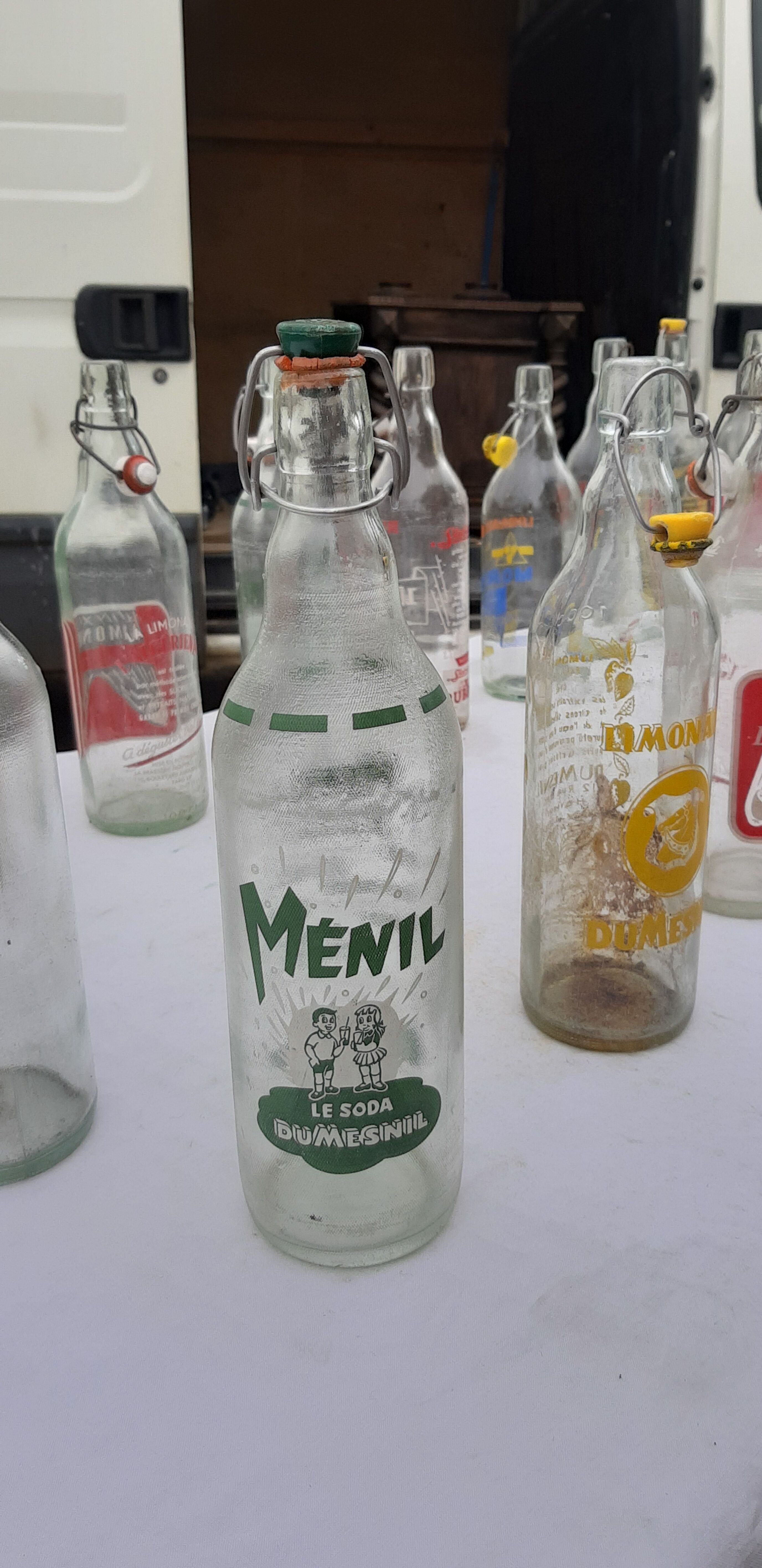 Lot de 20 bouteilles de limonades des années 50