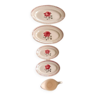 Ensemble de plats assortis en demi-porcelaine de Badonviller