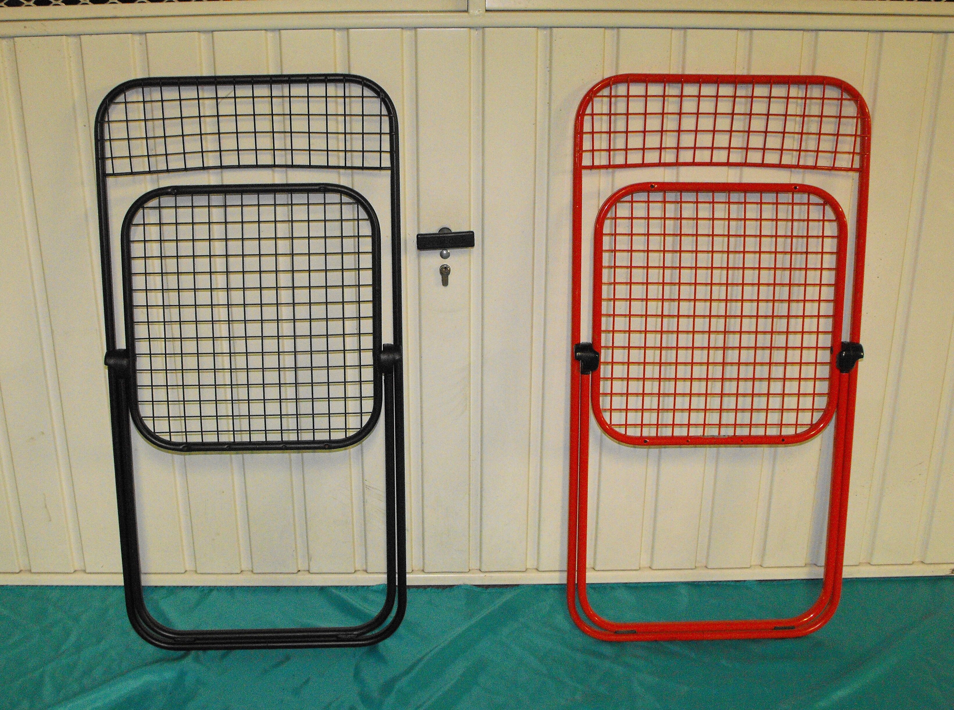 2 folding chairs from the brand Talin Italy 70s