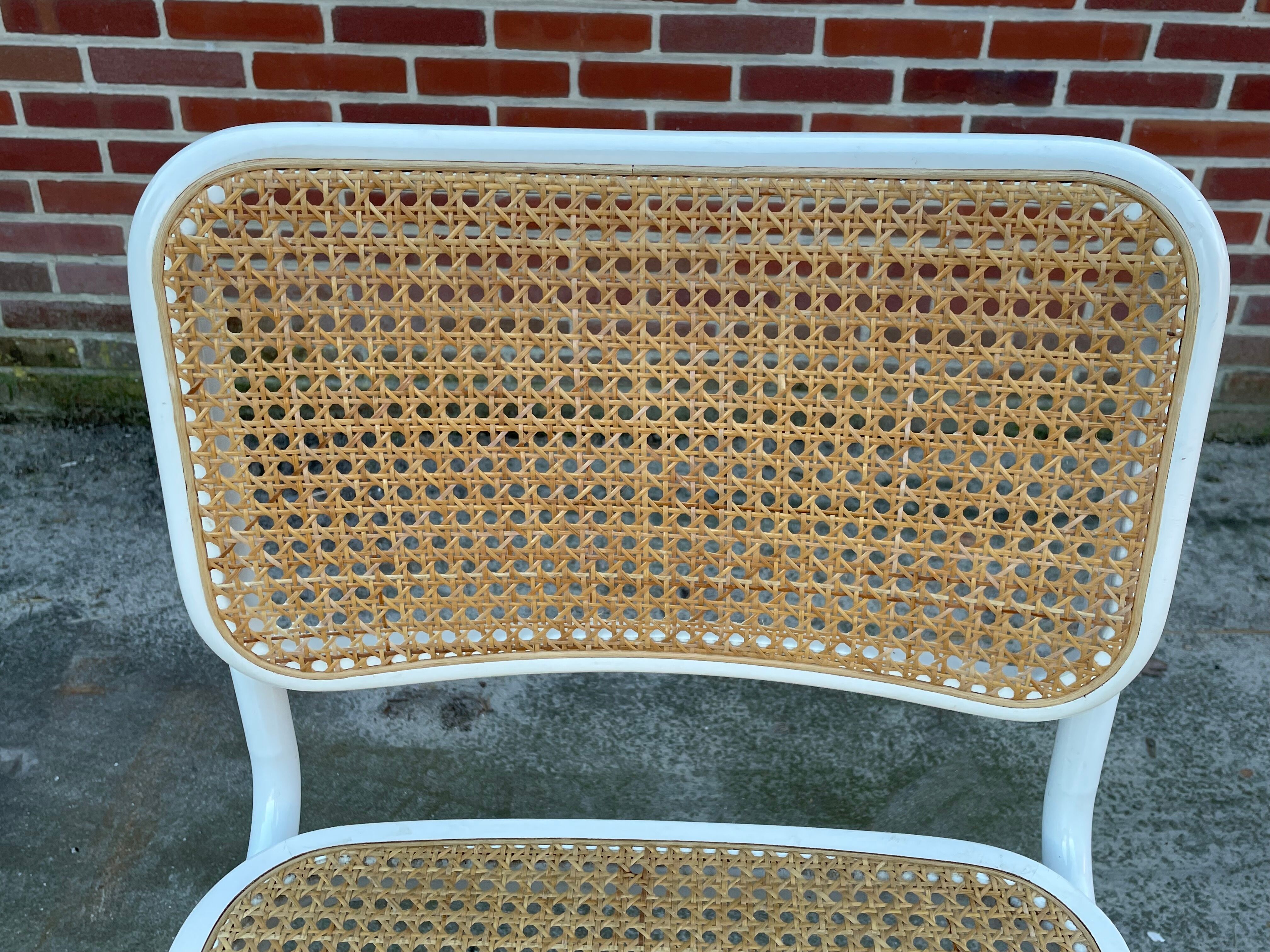 Set of 4 Cesca b32 model chairs in white