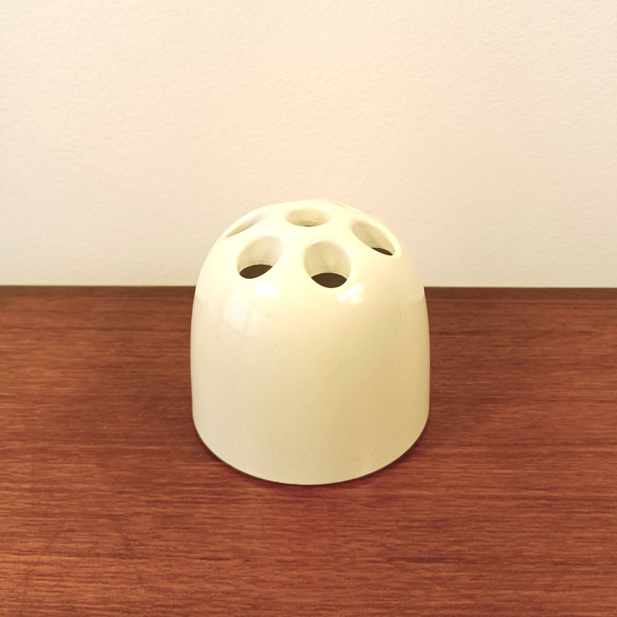 Dedalino pencil holder by Gismondi Schweinberger – Artemide