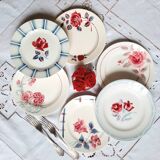 Assiettes plates anciennes dépareillées en faïence