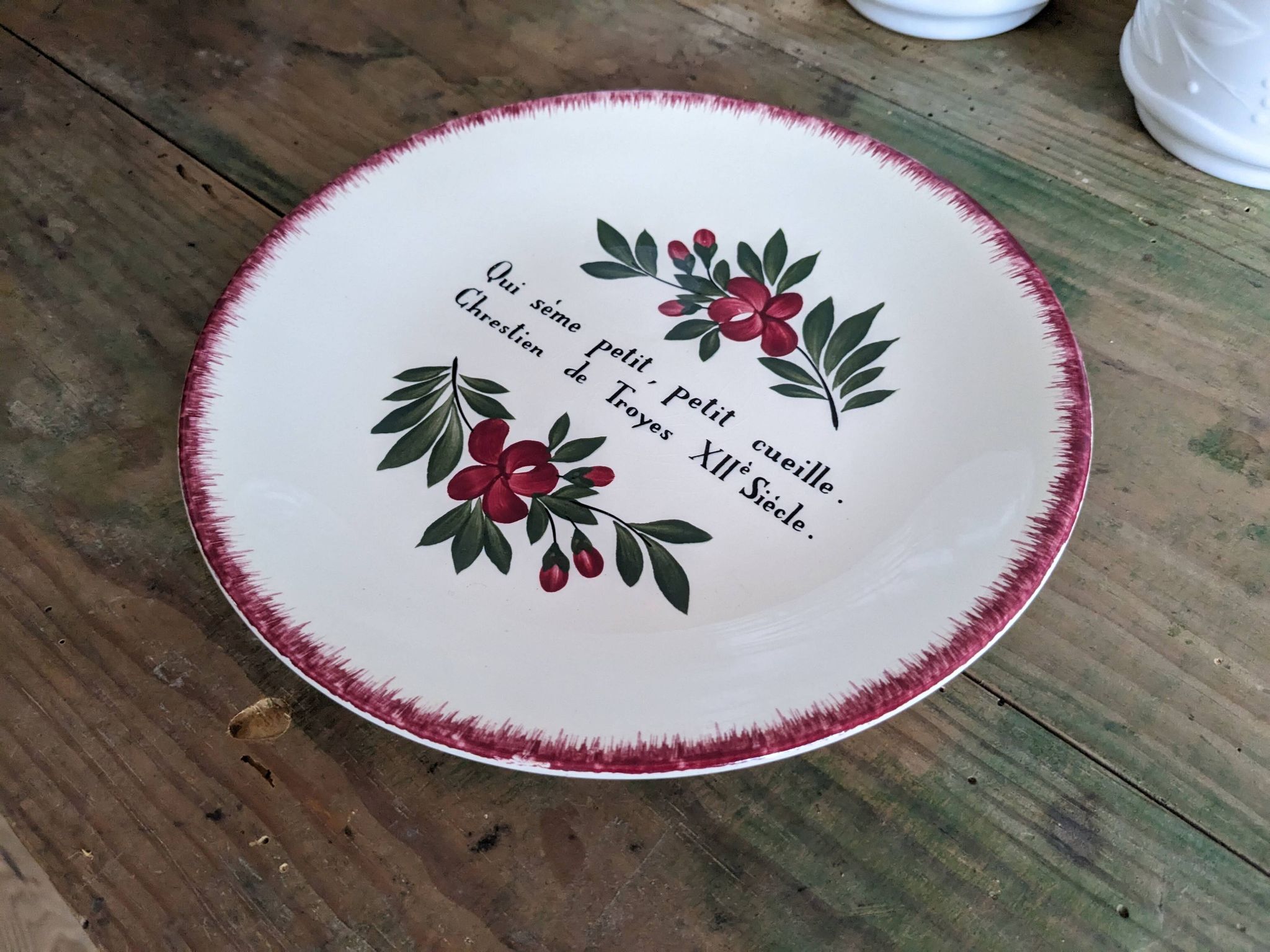 Assiette décorative en faïence de Gien