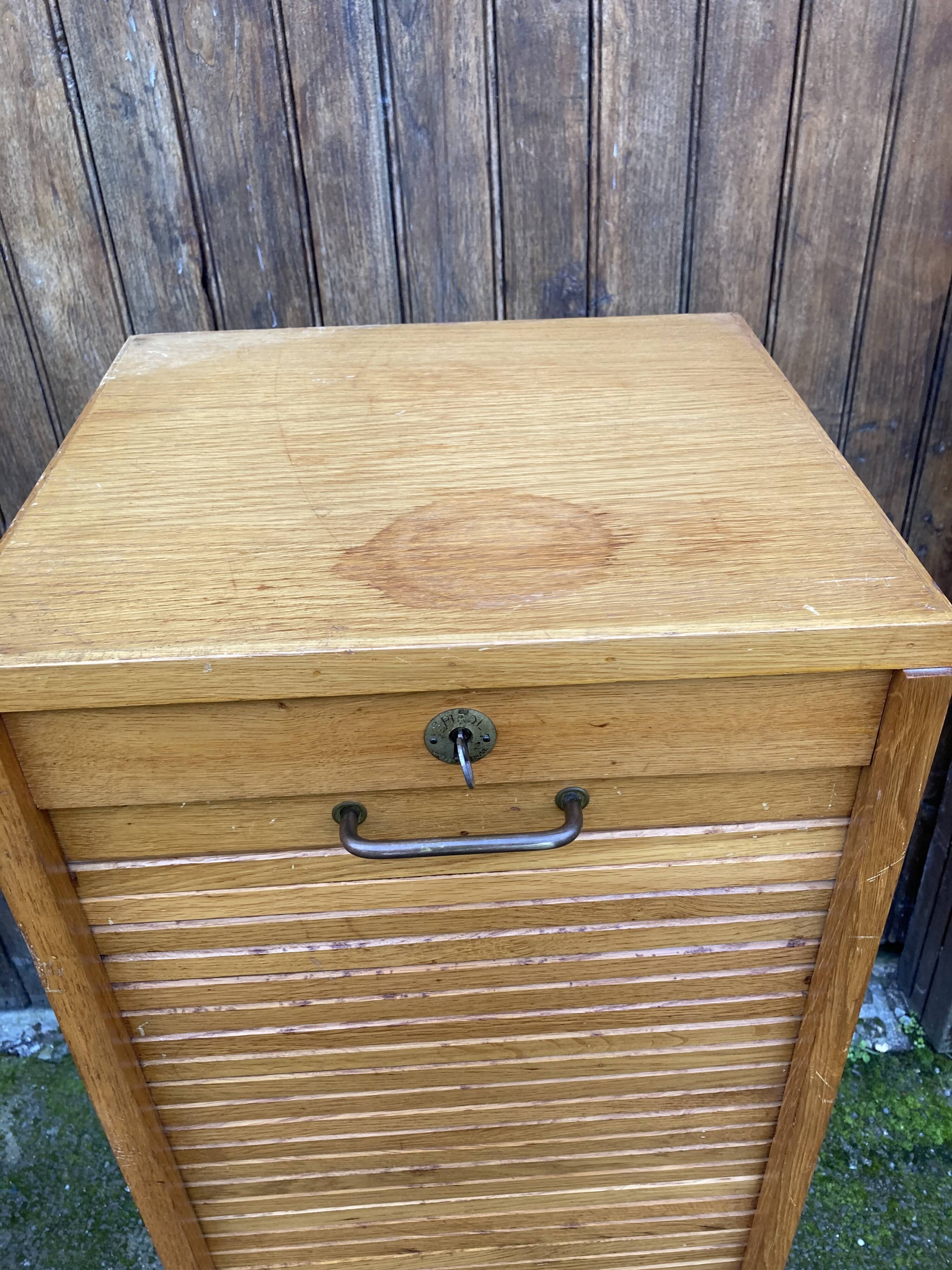 Vintage curtain binder