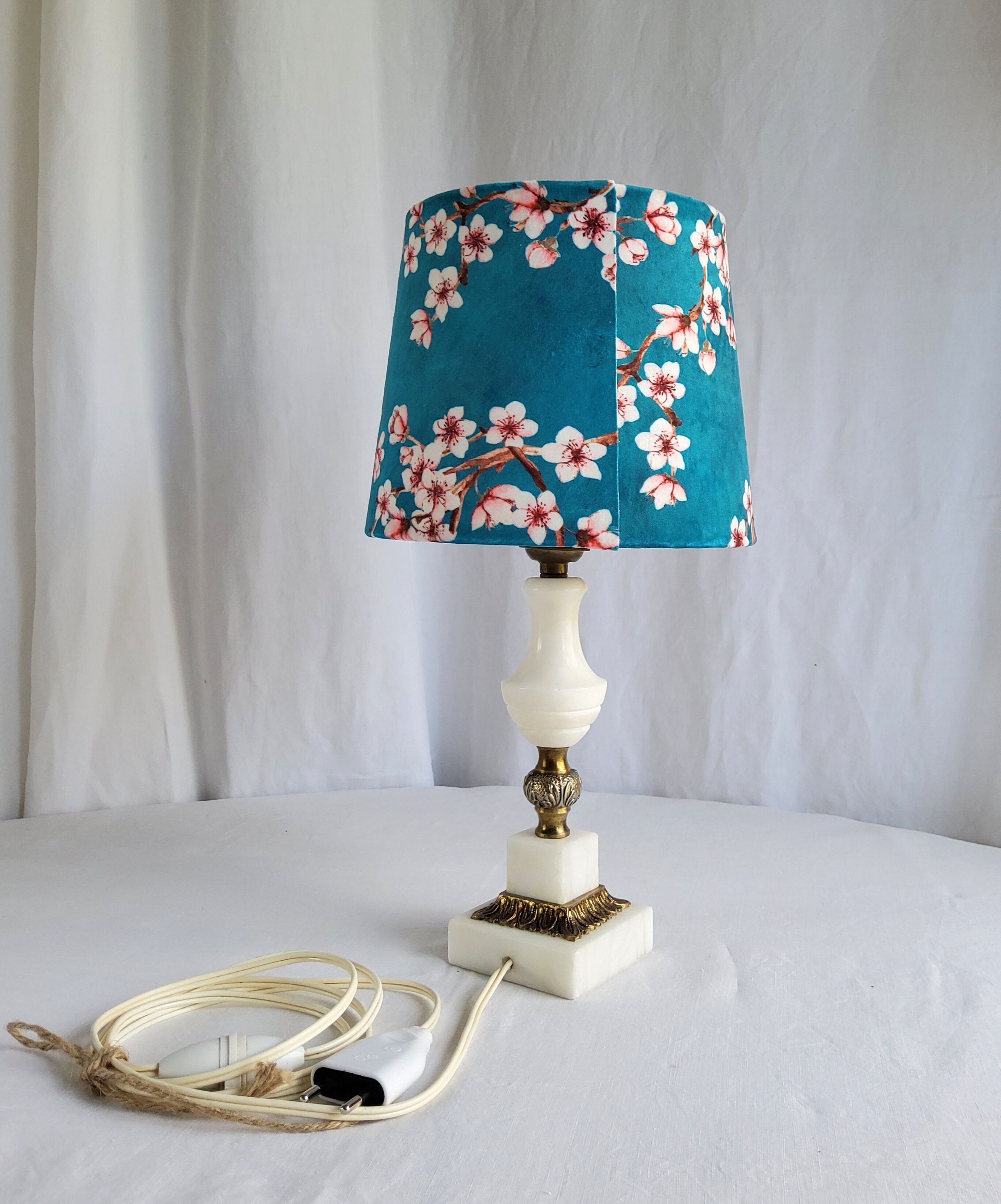 Table lamp