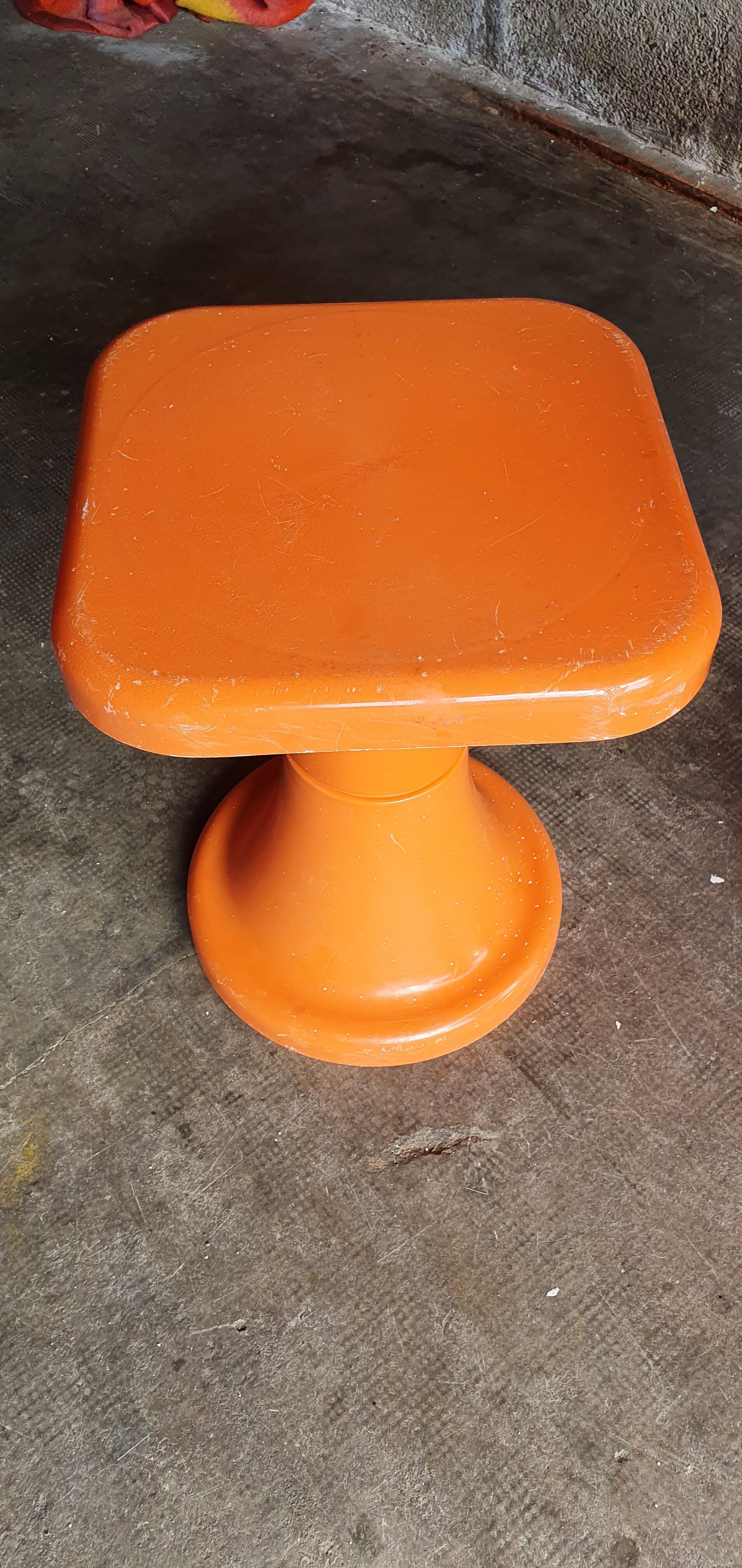 Table & stools P.Ginger from 1970