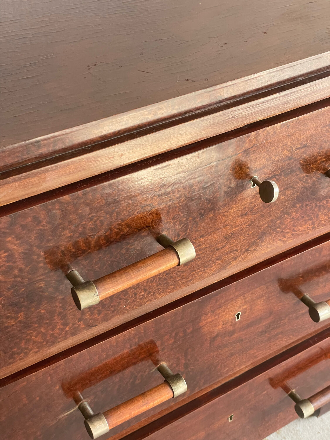 Art deco chest of drawers
