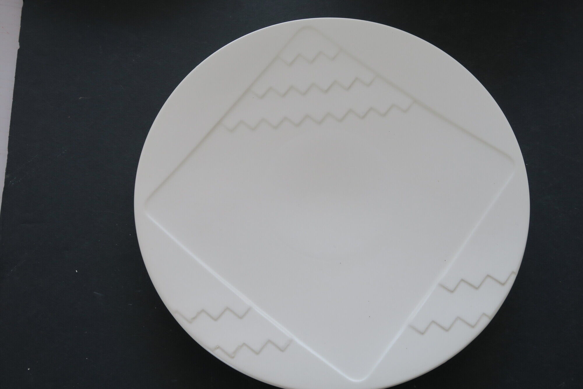 6 Plates Salins Studio Vintage 1980 style Memphis broken lines design Pierre Cazenove