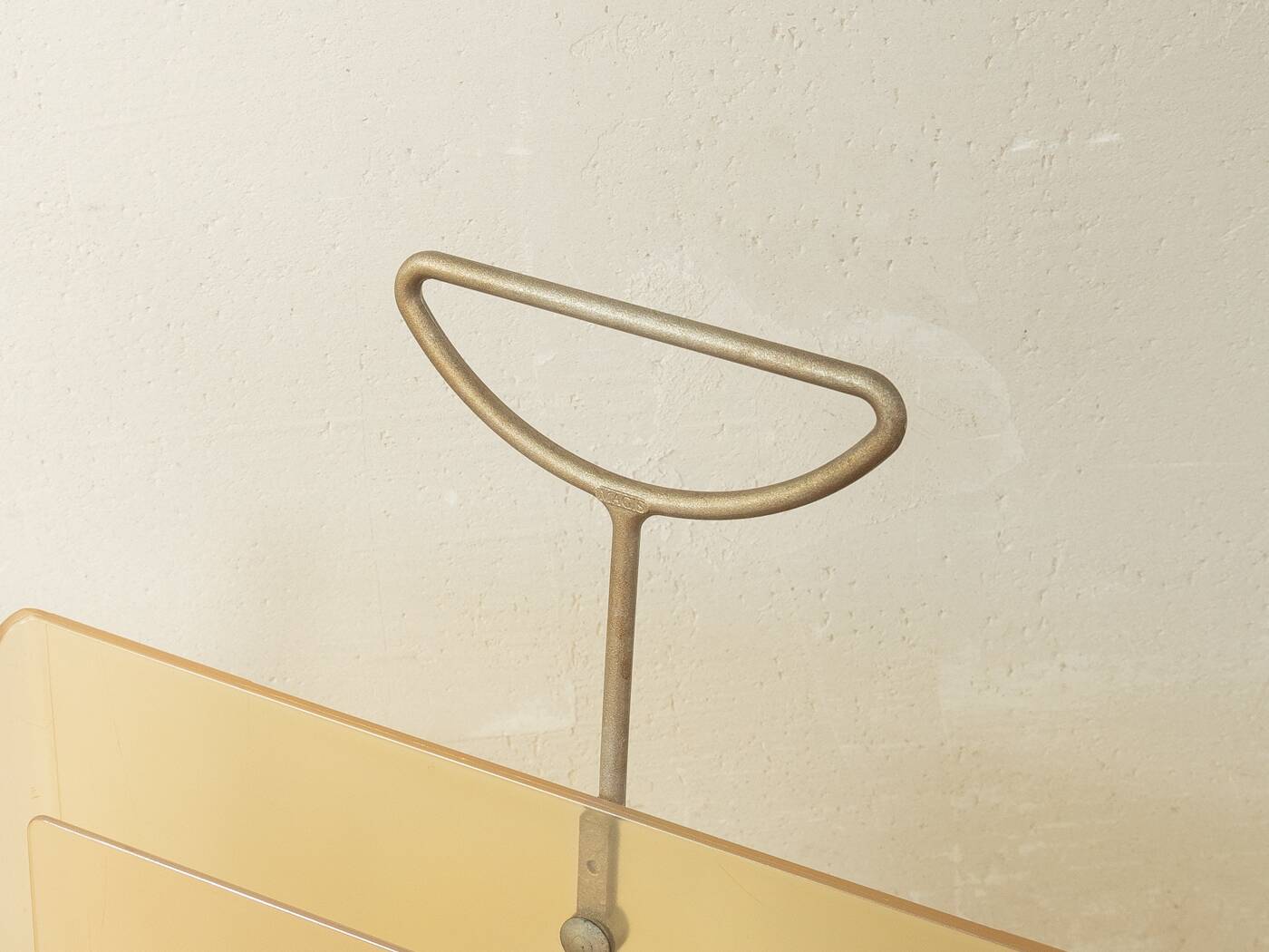 Porte-revues Magis par Andries et Hiroko van Onck, années 1990.