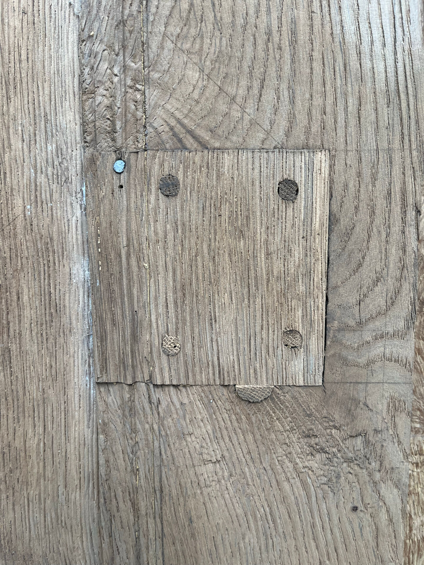 Small rustic bonnetière in 18th century oak.