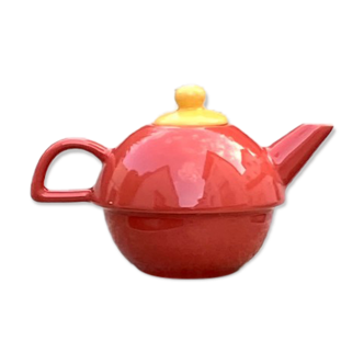 The colorful teapot