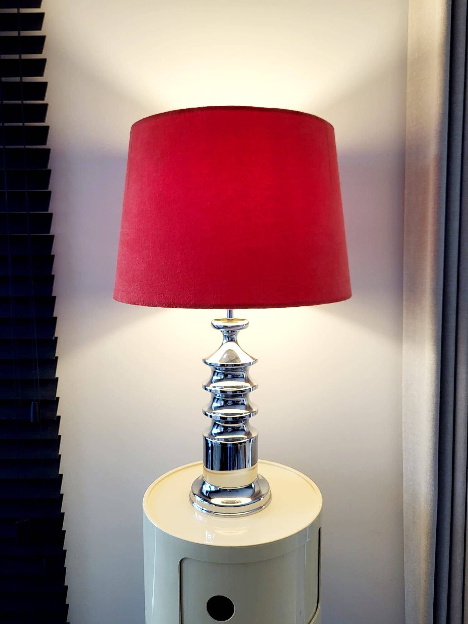 Lampe tafel vintage Star-Leuchten Köln (Allemagne de l'Ouest) chrome & fluweelrode kap