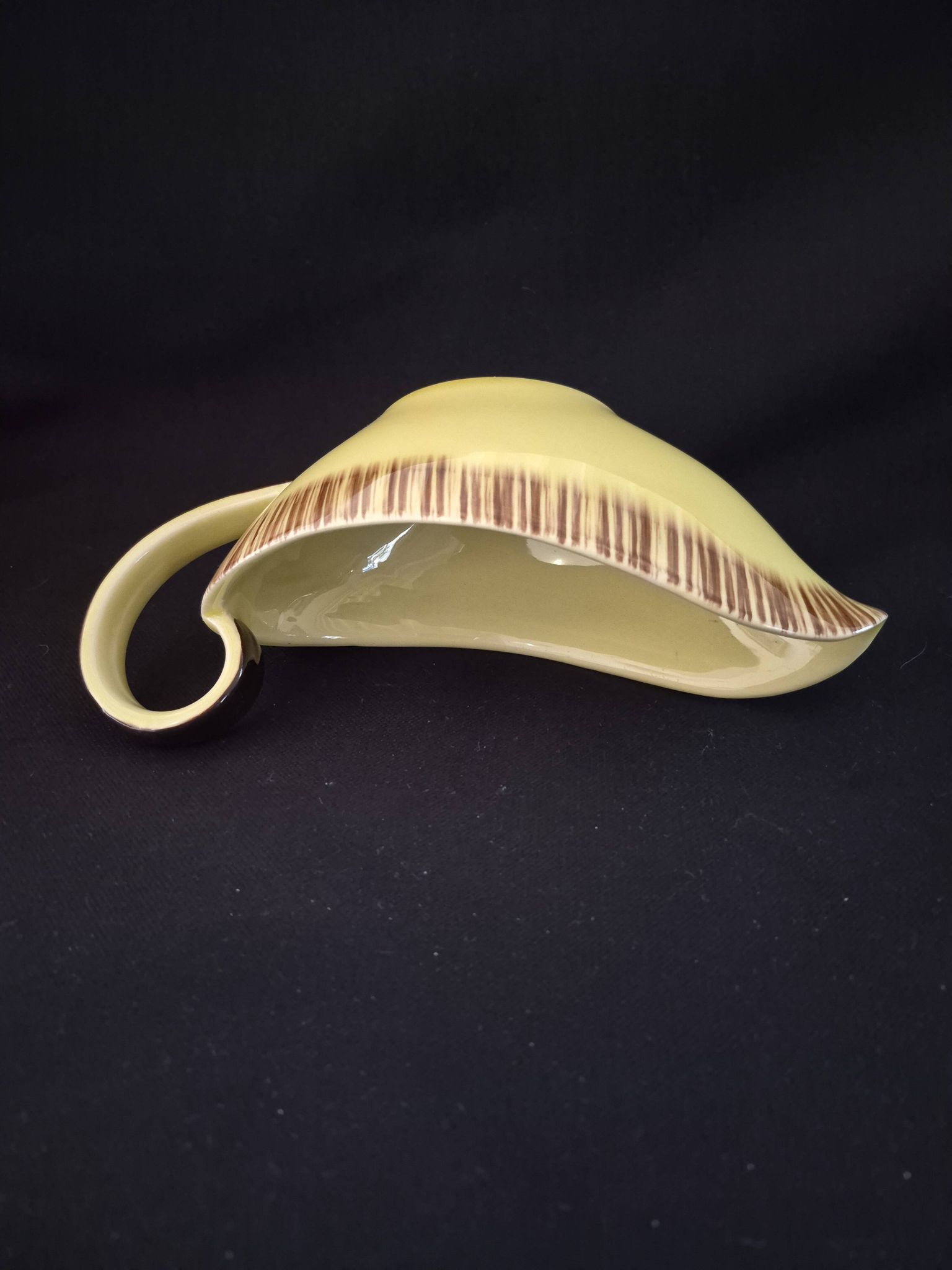 Saucière en faïence de Saint Clément Jaune et marron A083