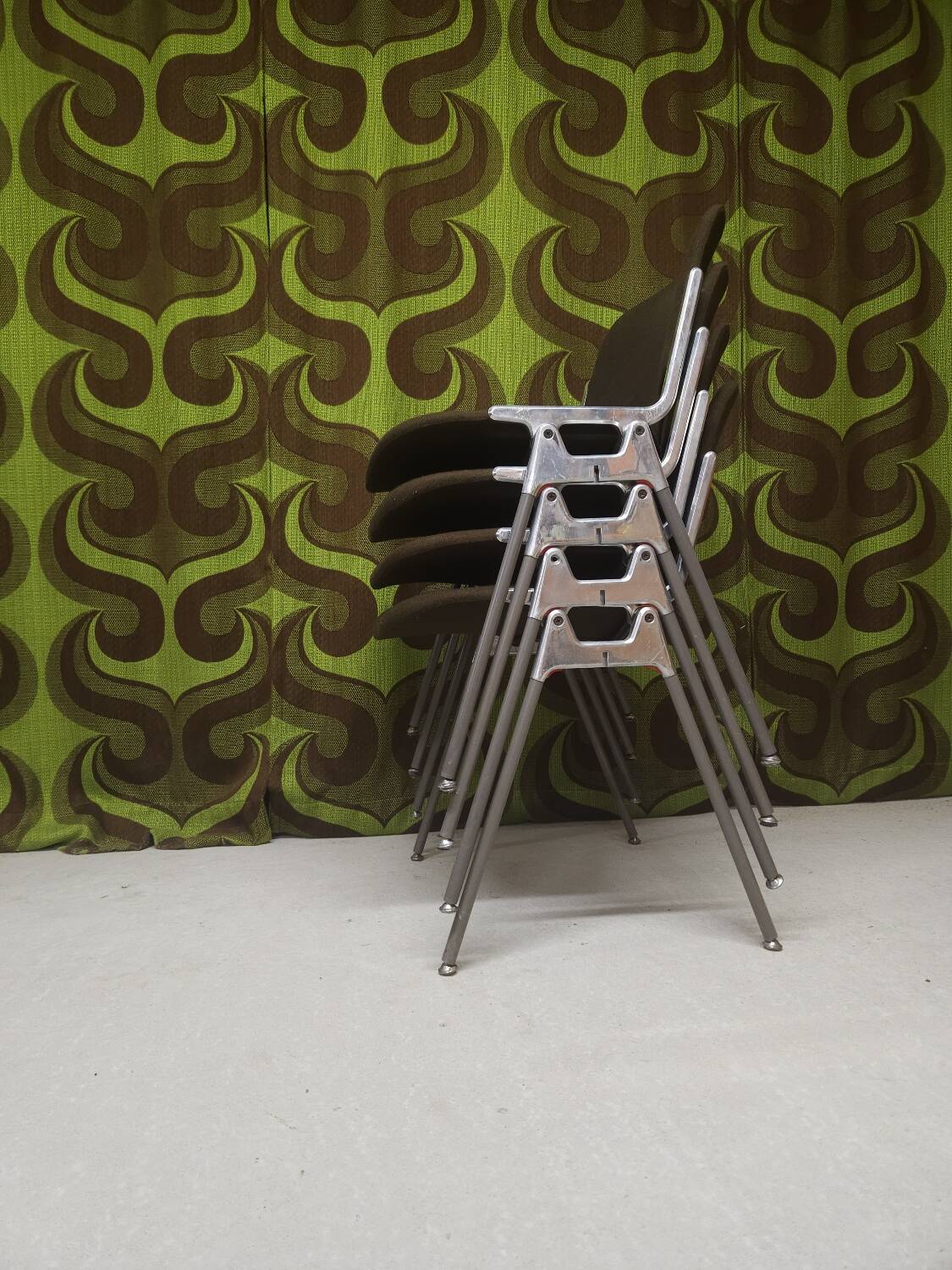 4 dsc castelli chairs