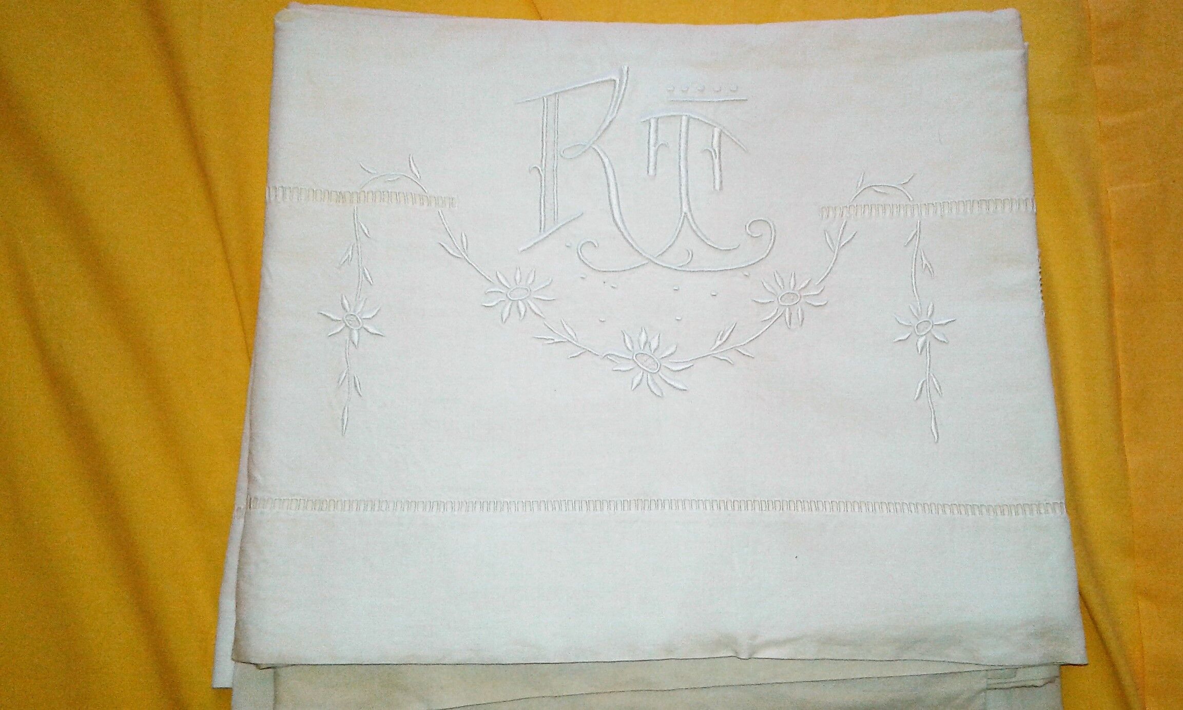 4 old embroidered sheet set