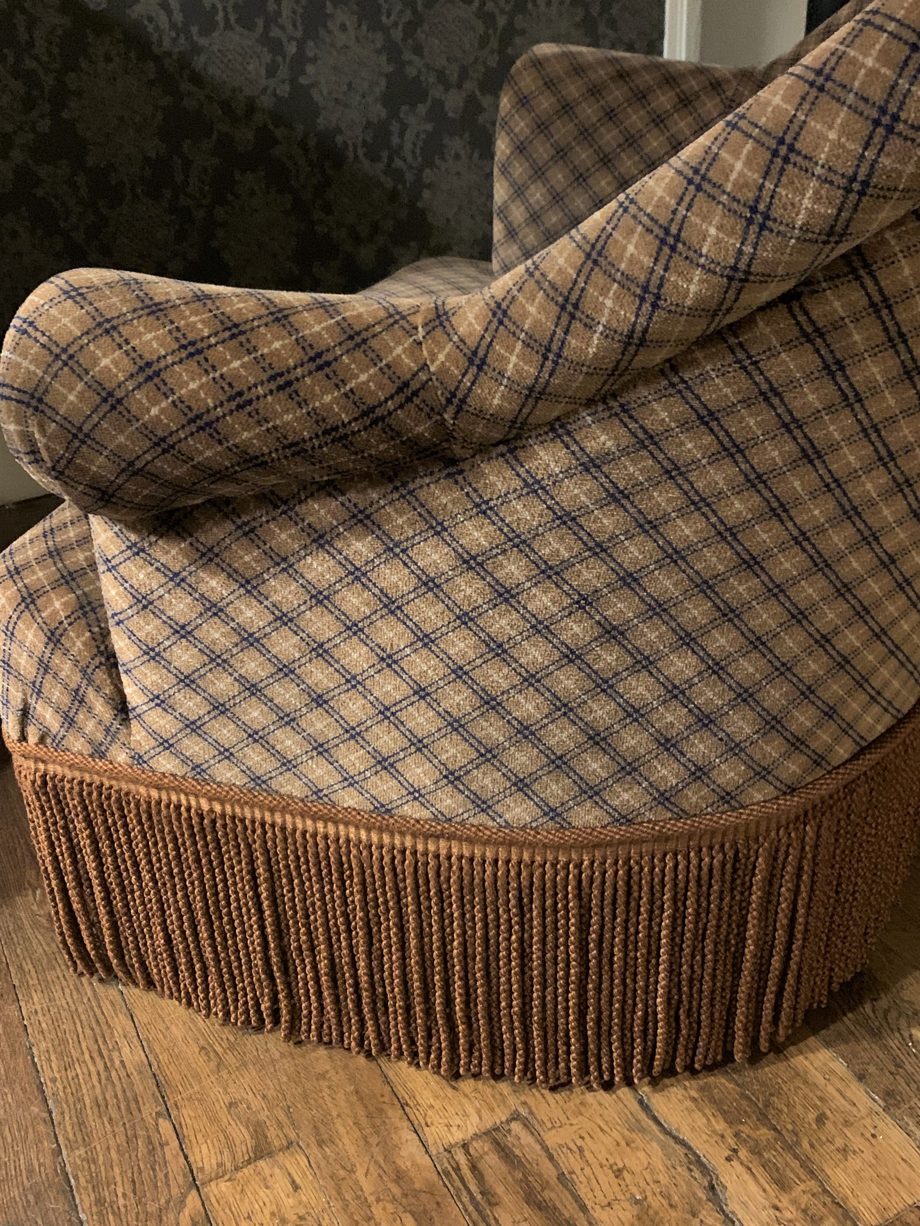 Velvet toad armchair