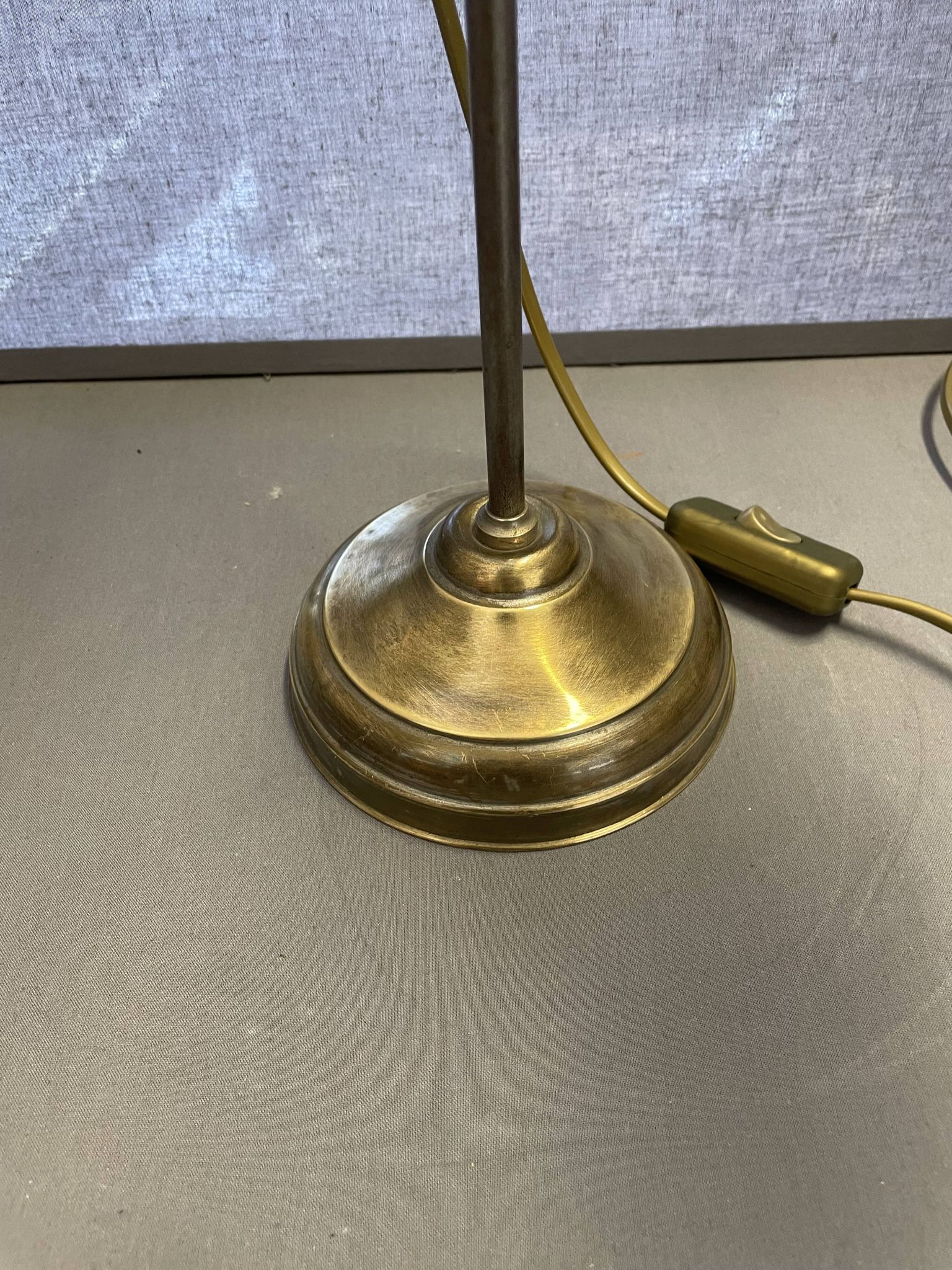 brass lamp that raises and lowers