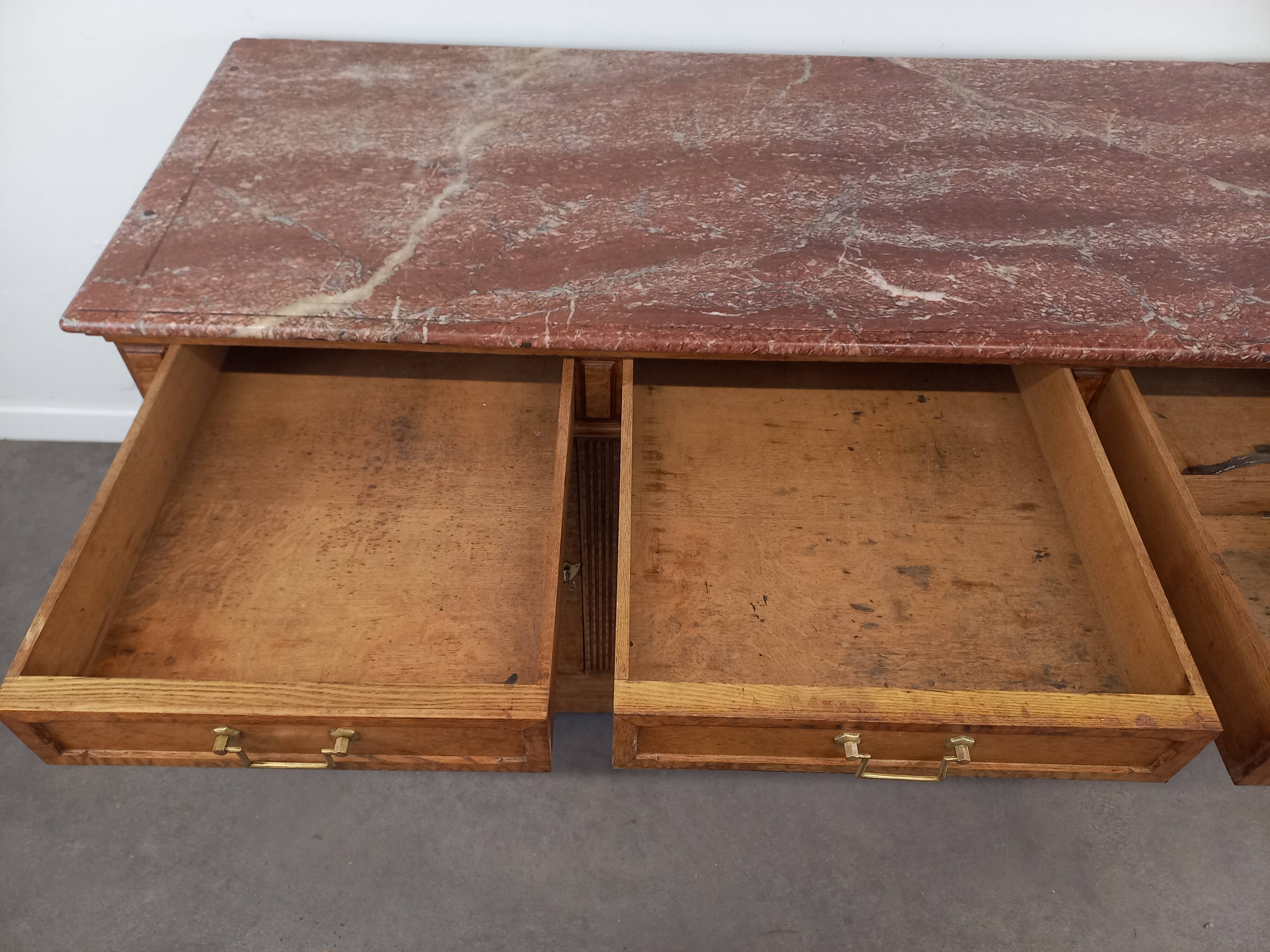 Banque de magasin plateau marbre