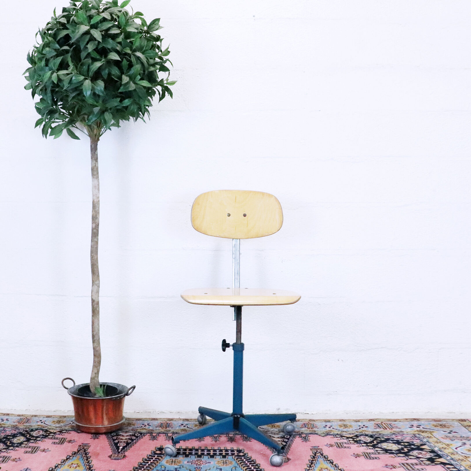 Roulette rotary architect chair