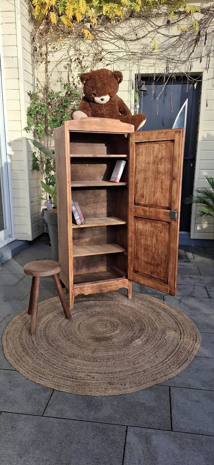 Small renovated Parisian wardrobe