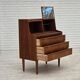Commode danoise des années 1970 avec un miroir pliant, en bois de teck.