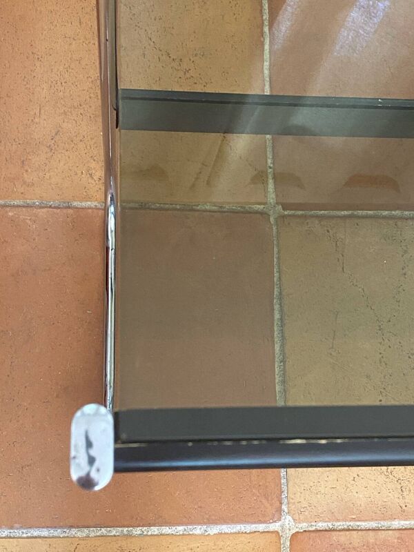 Desserte , bout de canapé, métal chromé et verre fumé, années 70