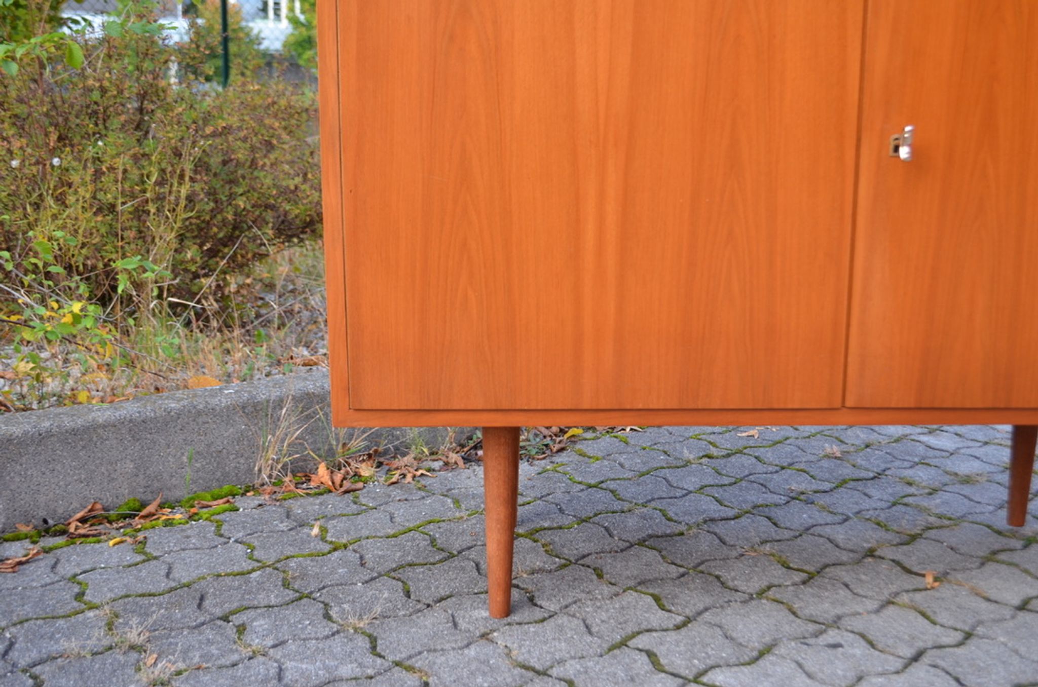 Buffet armoire en noyer