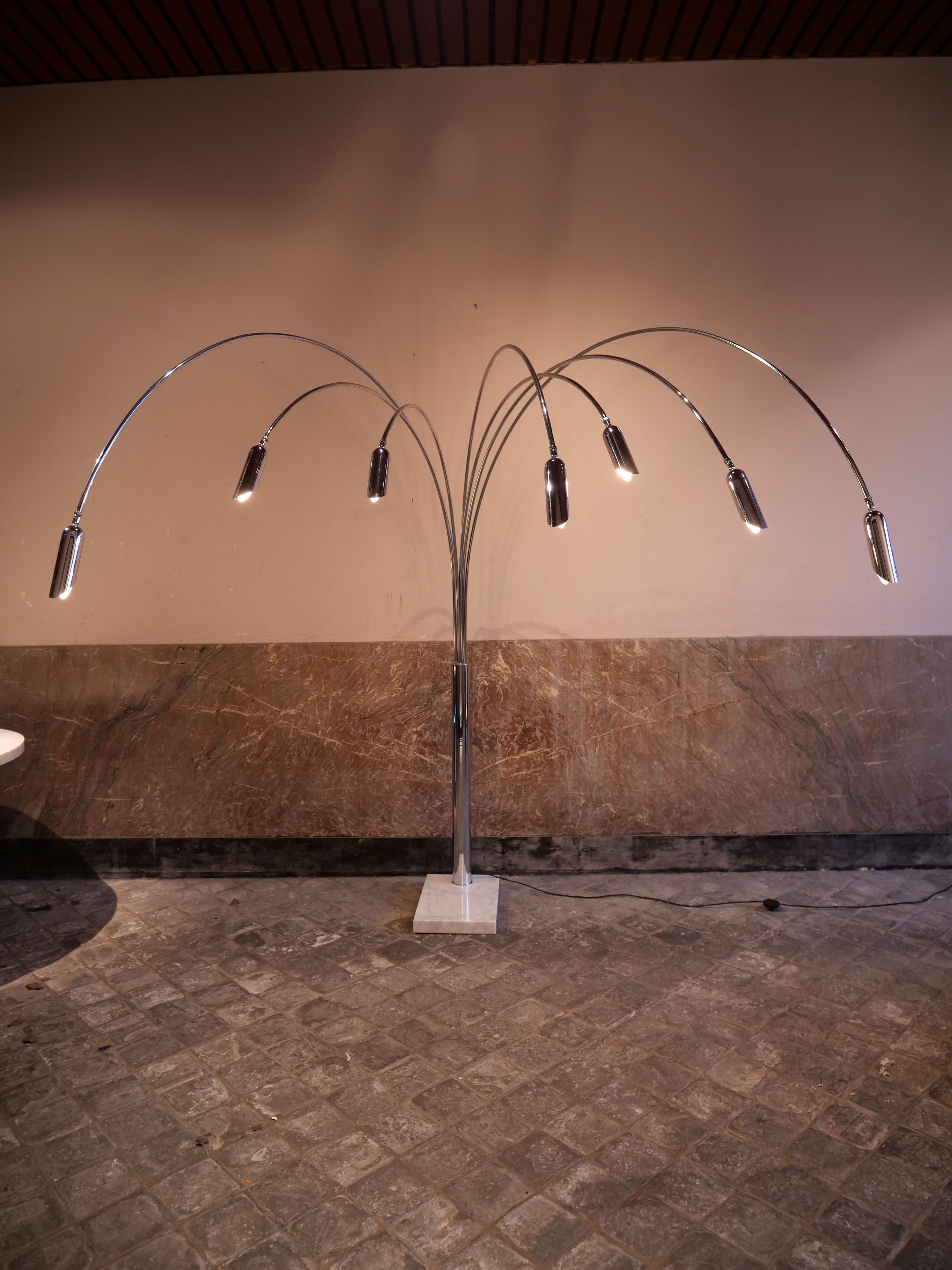 Large Italian luminaire with 7 arms 1970