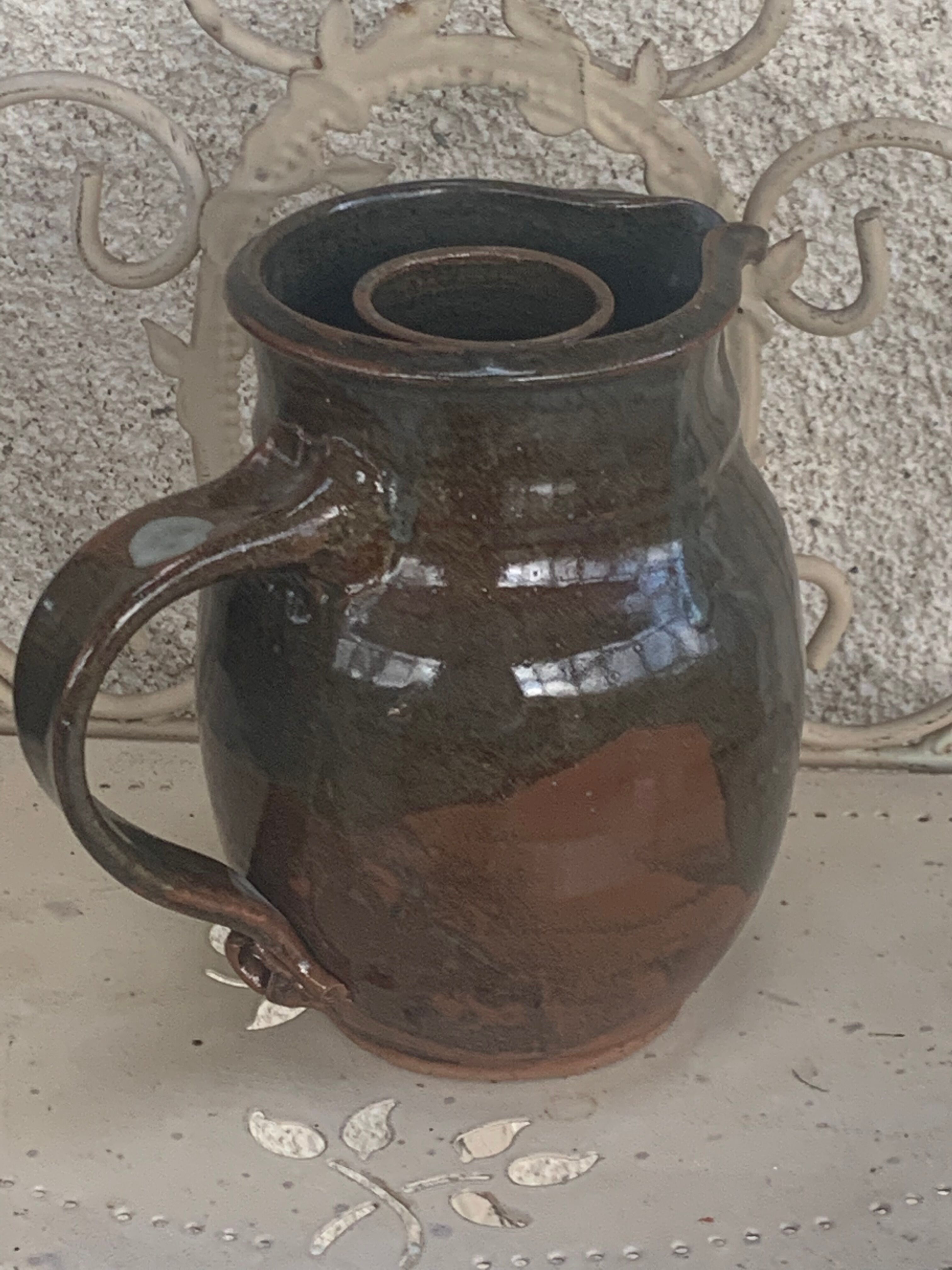 Refreshing carafe in glazed ceramic and vintage cork stopper