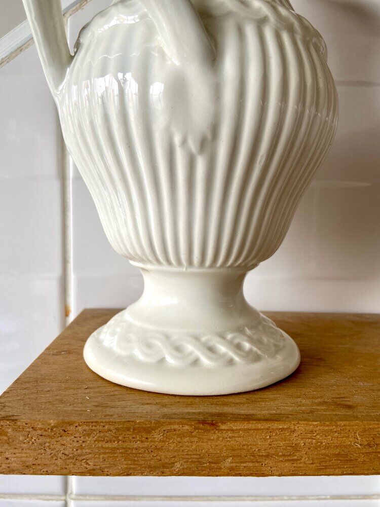 Pitcher Gien in white earthenware