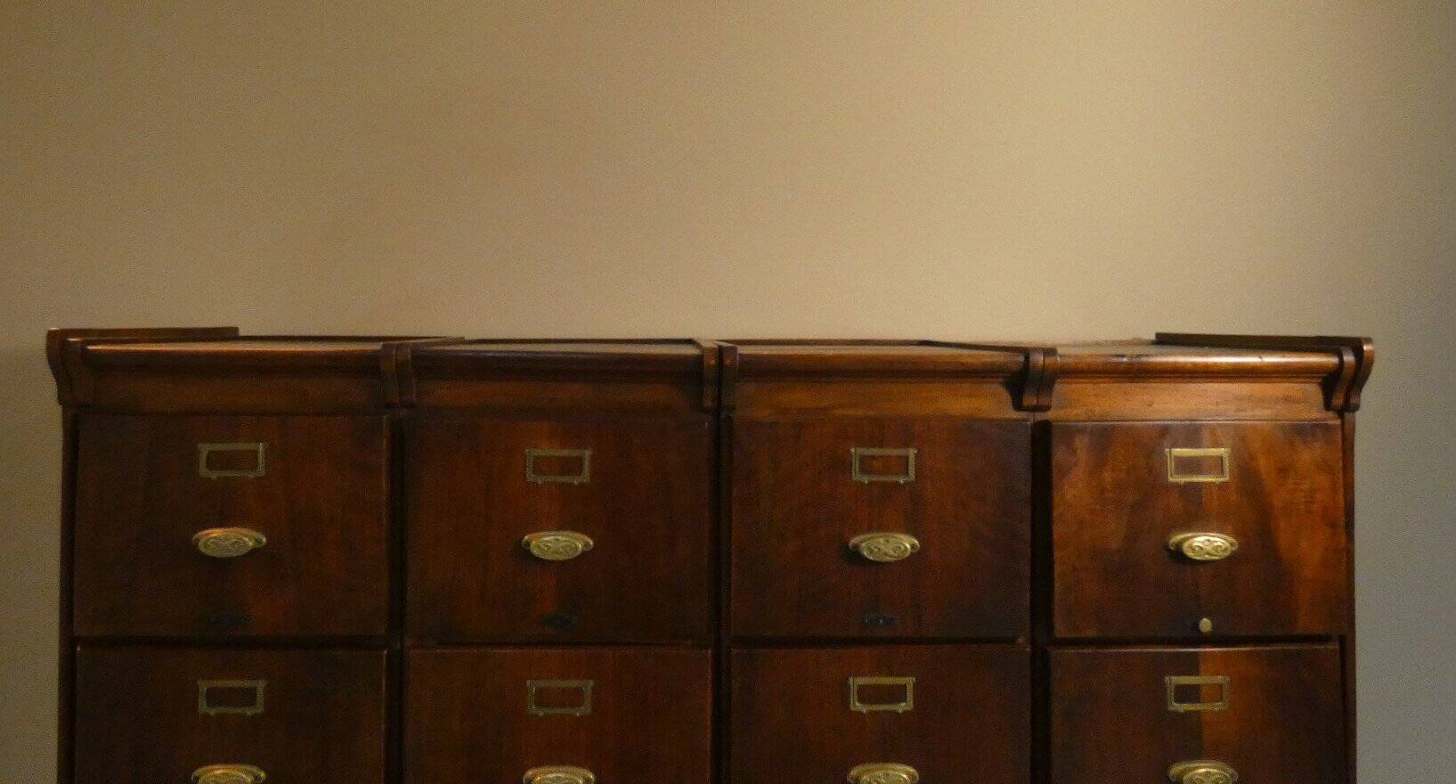 Classeur en noyer, Italie, début du XXᵉ siècle