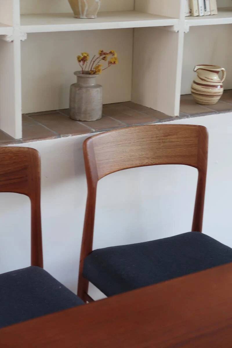 4 vintage Scandinavian chairs in teak and blue fabric - Model 26 by Henning Kjærnulf
