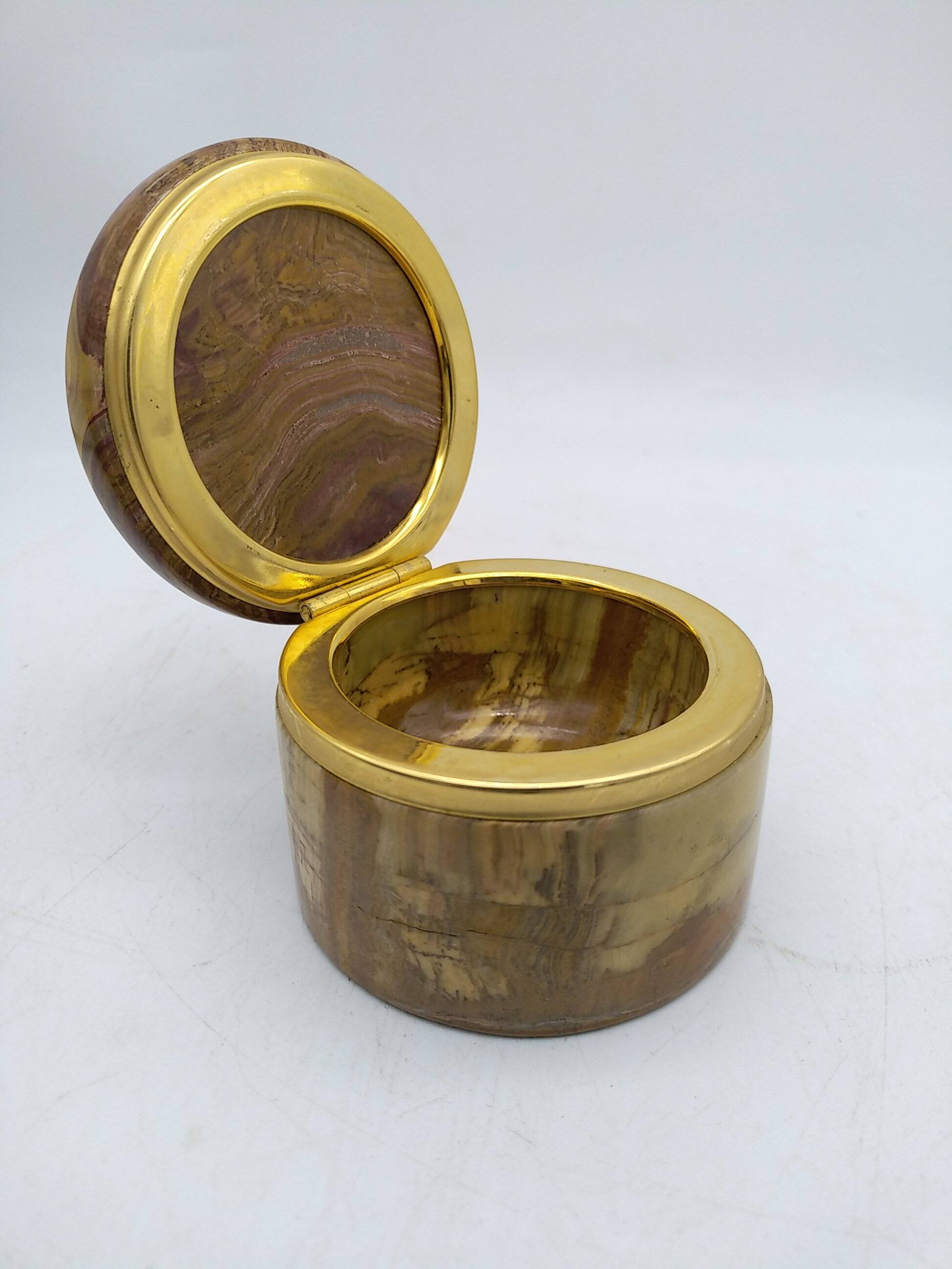 Round onyx box. Alabastros Miquel.