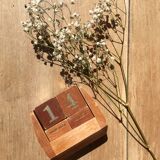 Wooden perpetual calendar