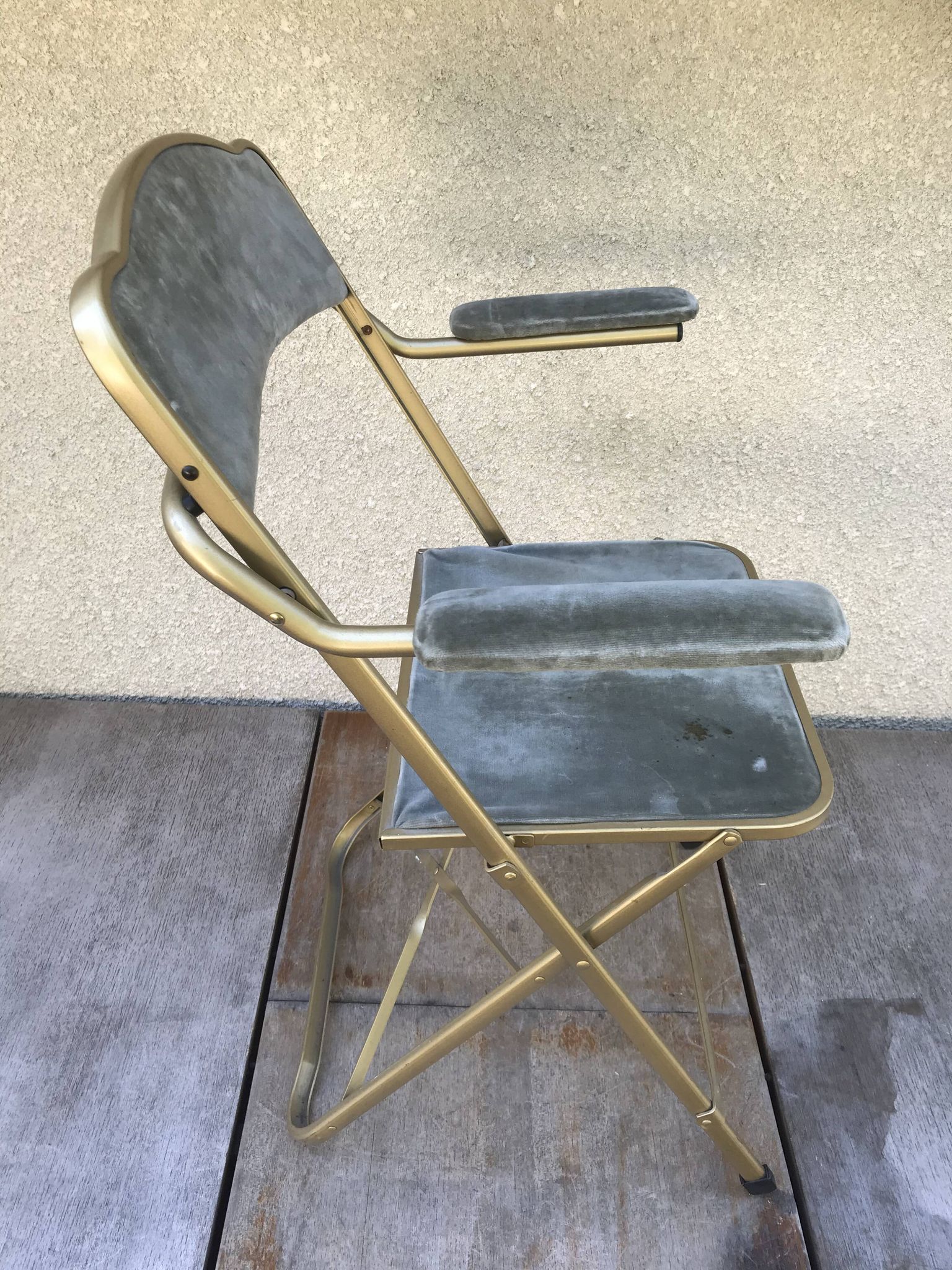Former Lafuma gold metal folding chair
