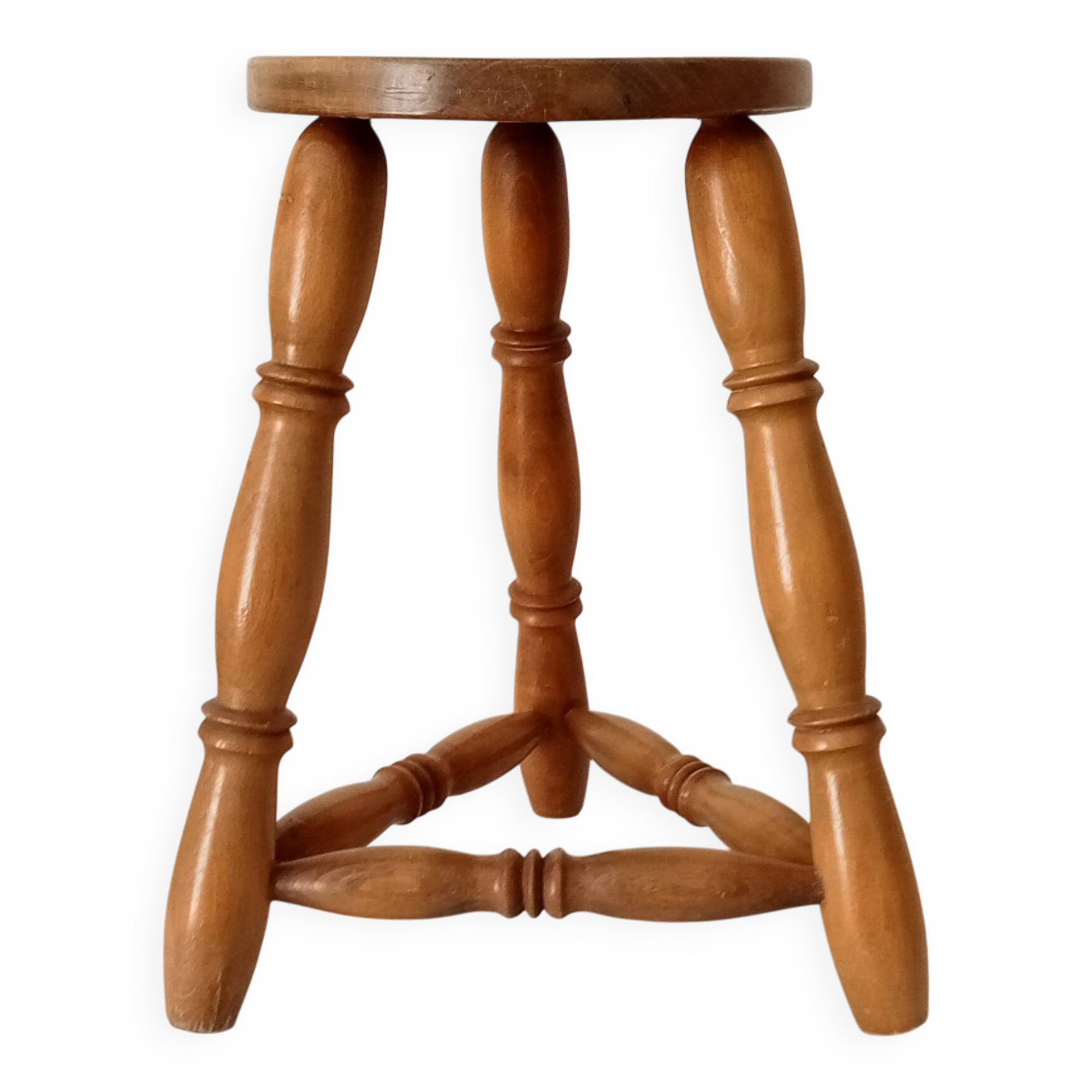 Vintage tripod stool in beech wood.