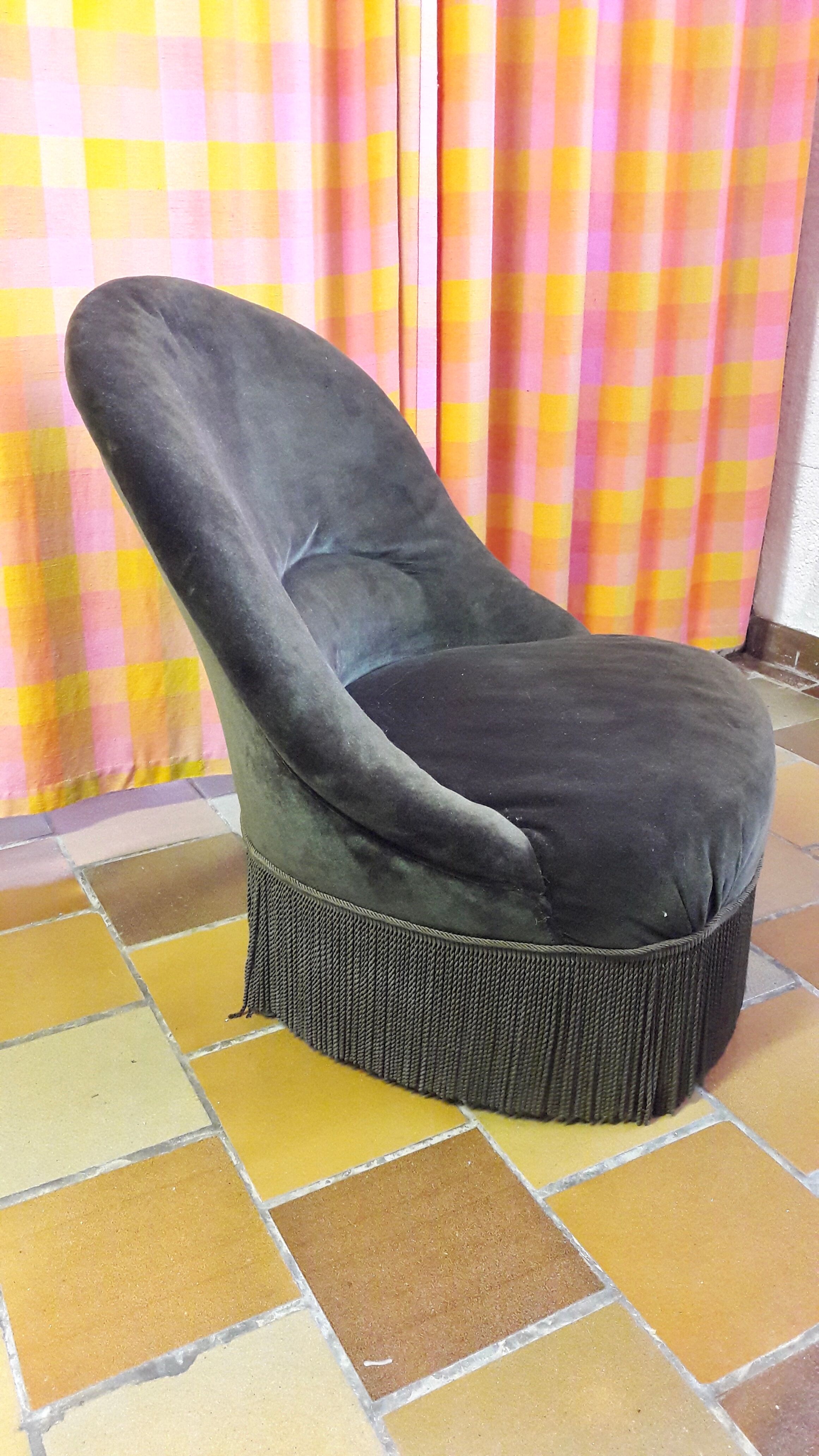 Dark green velvet toad chair