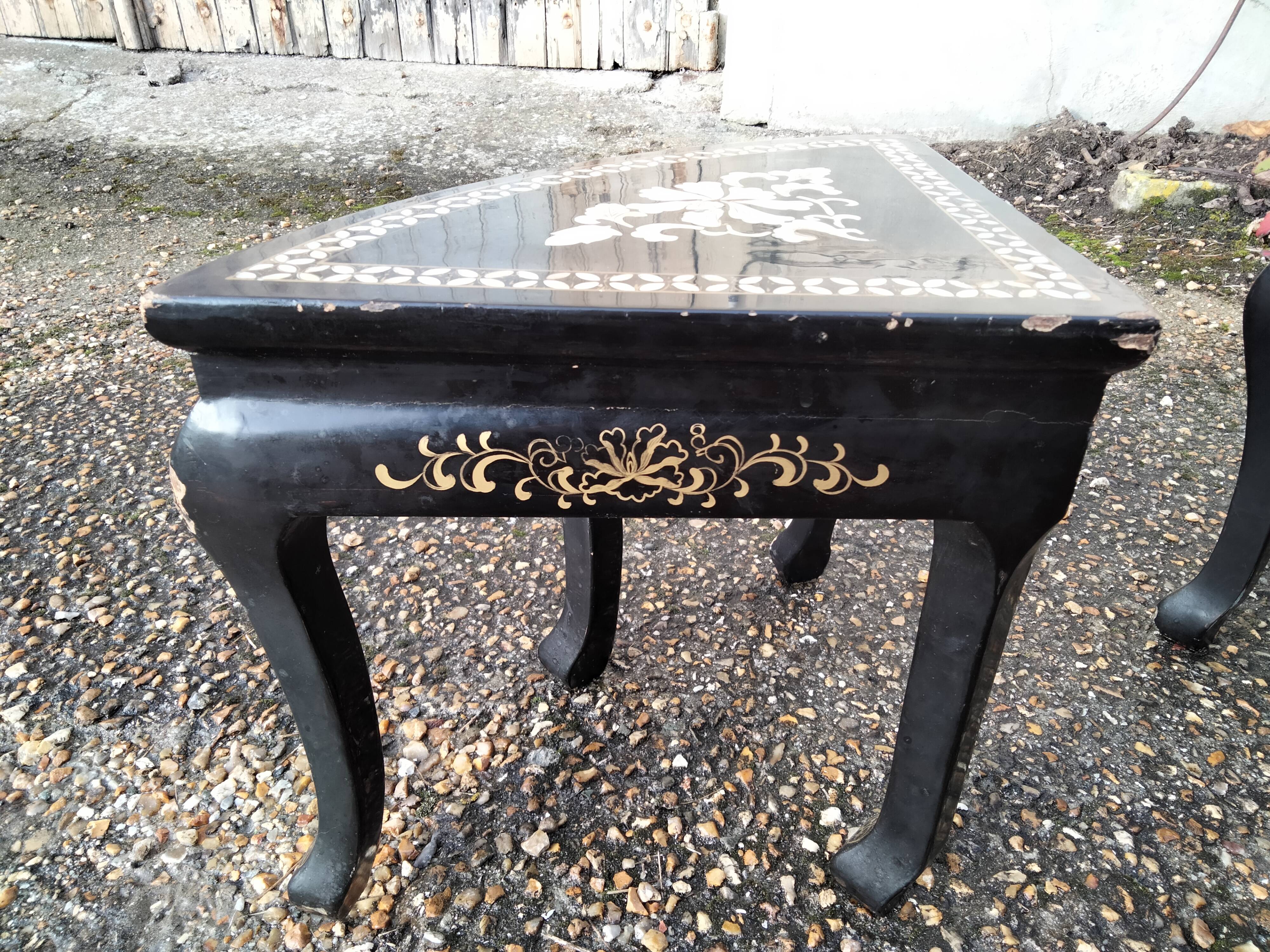 Coffee table Asian décor inlaid with vintage antique mother-of-pearl