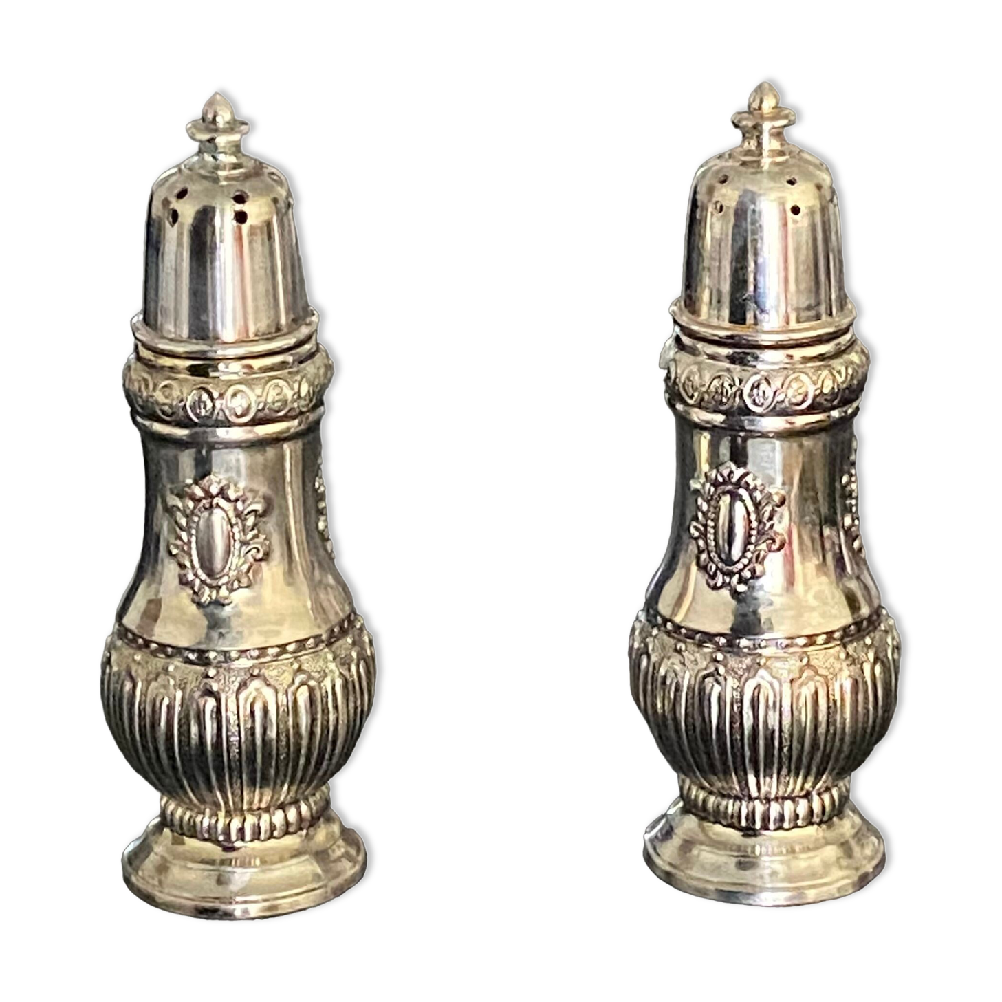 Salt and pepper duo