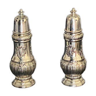 Salt and pepper duo