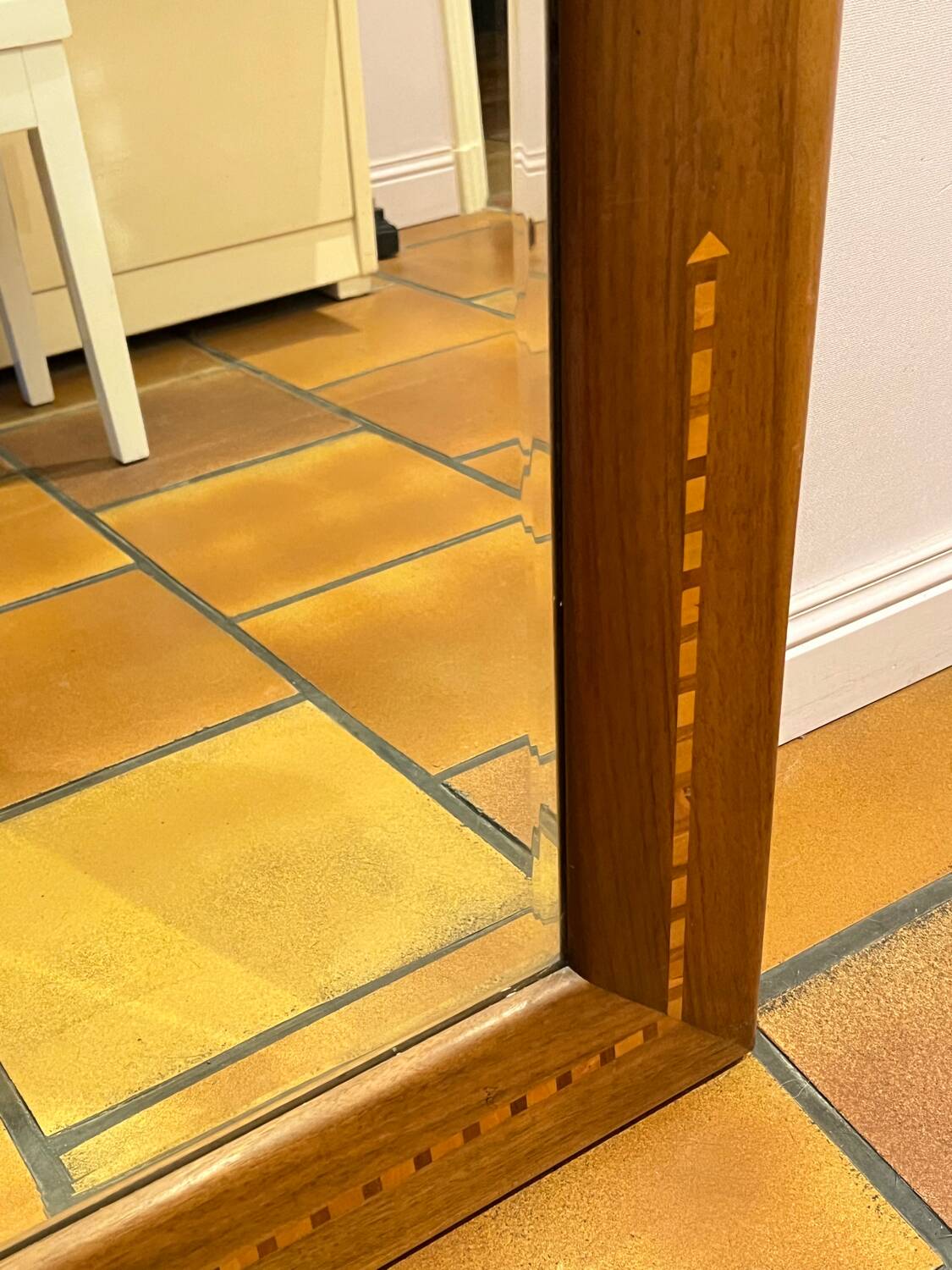 Beveled mirror in solid wood marquetry - 118x88.5cm