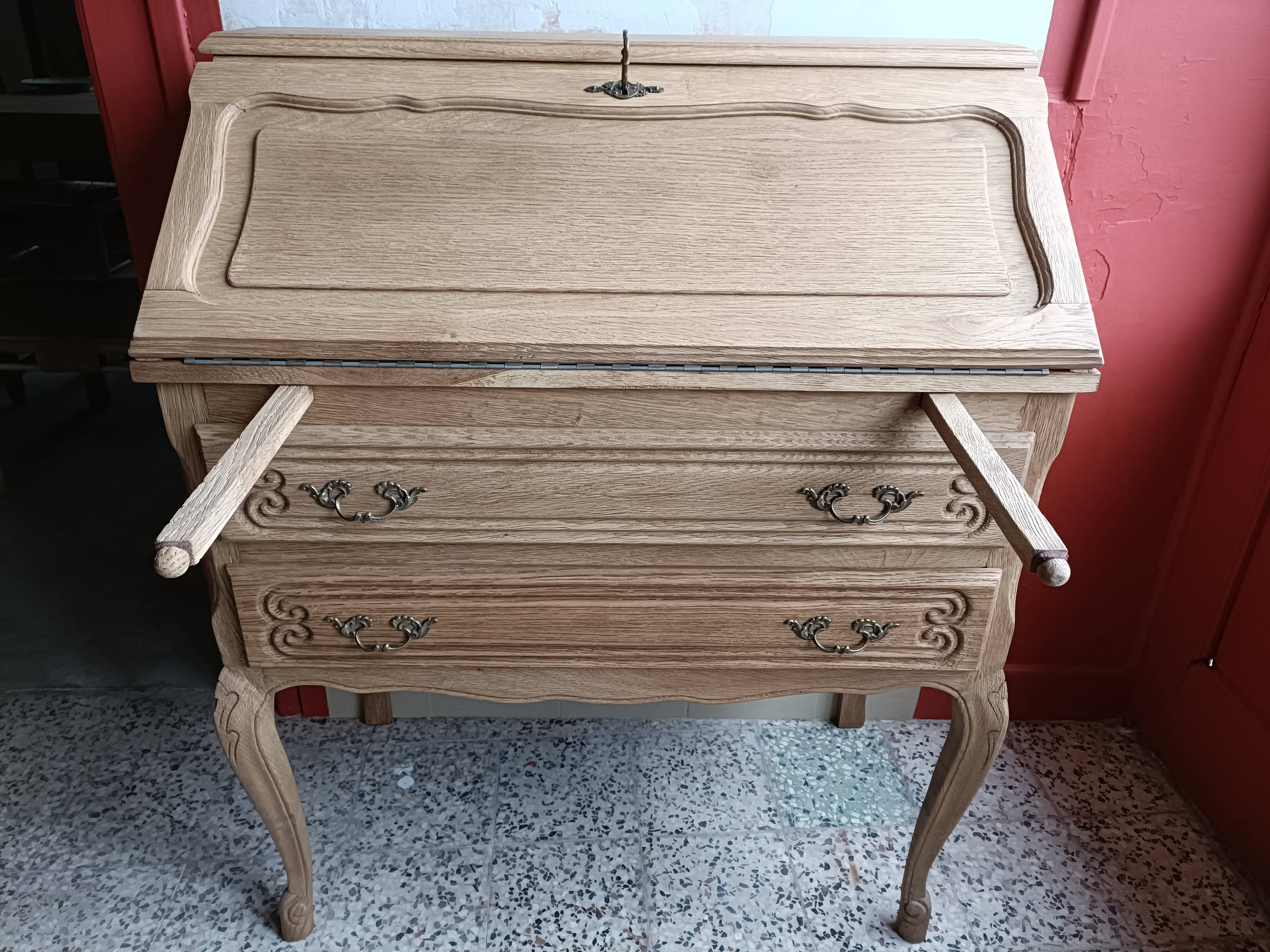 Renovated secretary