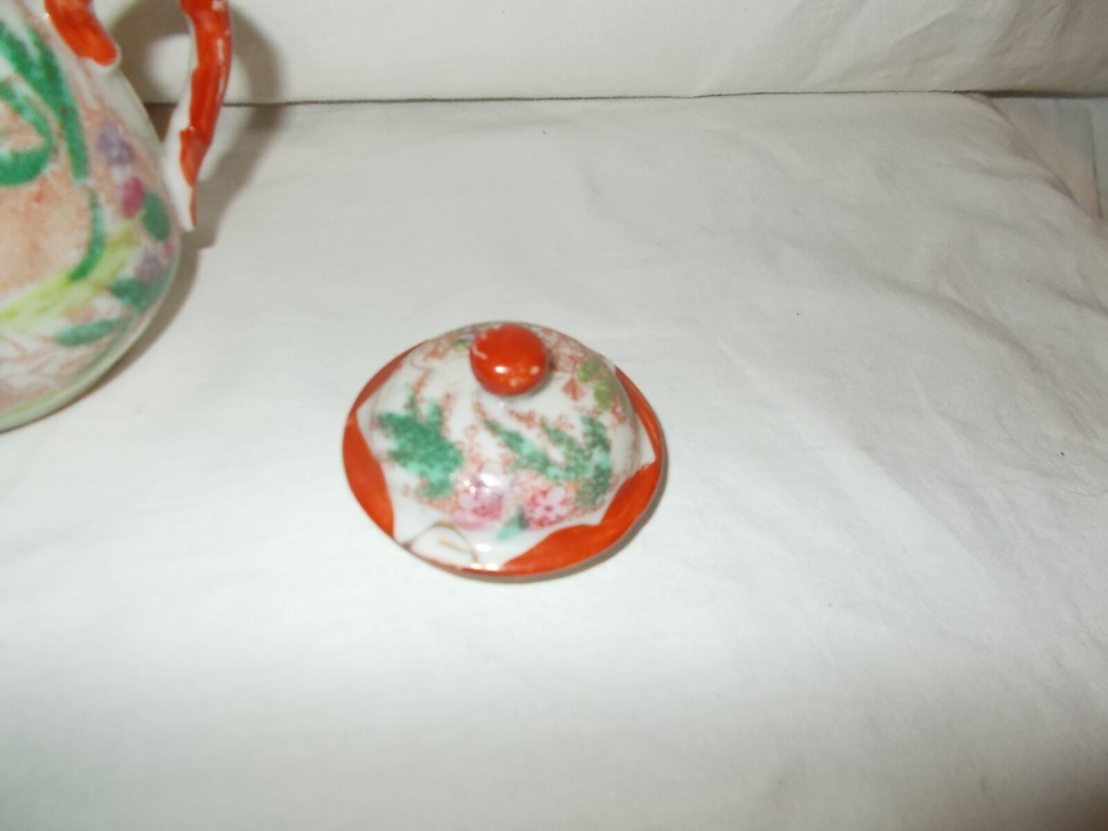 Very fine porcelain maruku china tea service