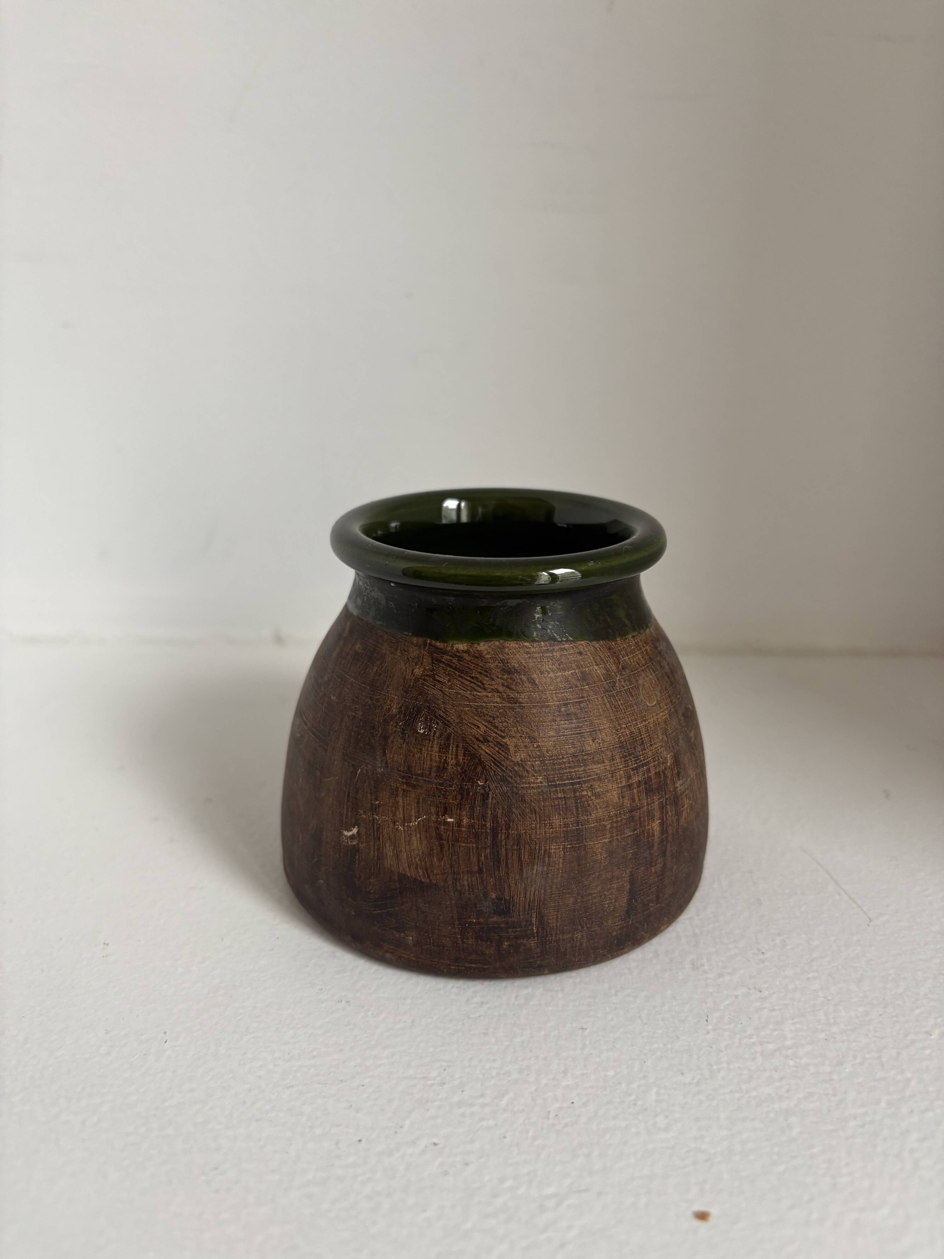 Set of 12 decorative items