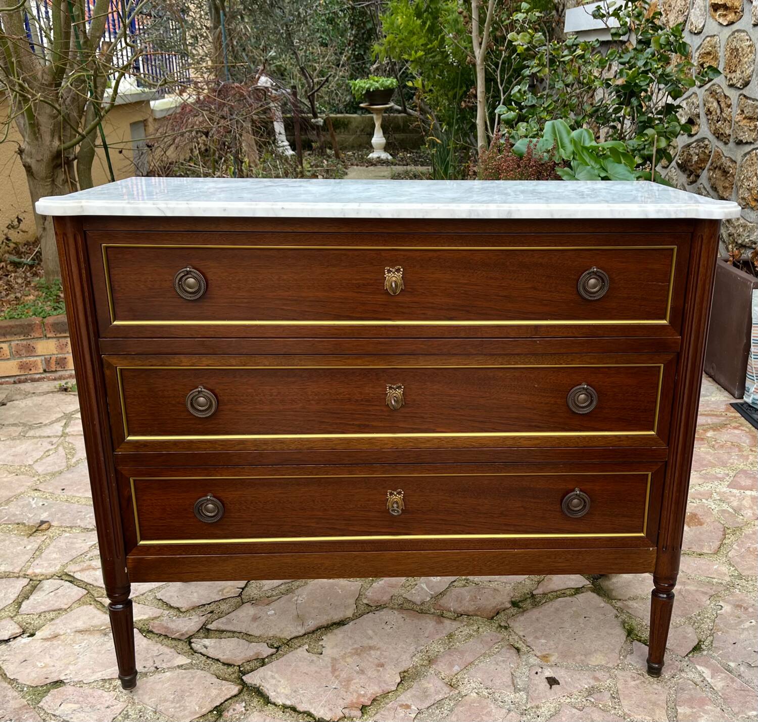 Old chest of drawers