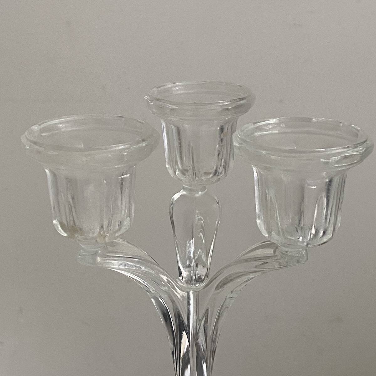 Paire de bougeoirs à trois branches en cristal d'Arques